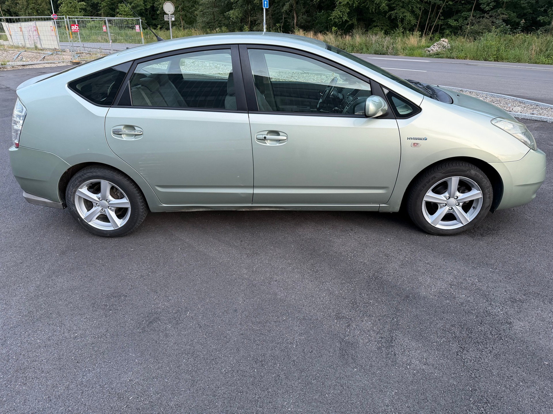 TOYOTA Prius 1.5 16V Hybrid-showroom-element-1
