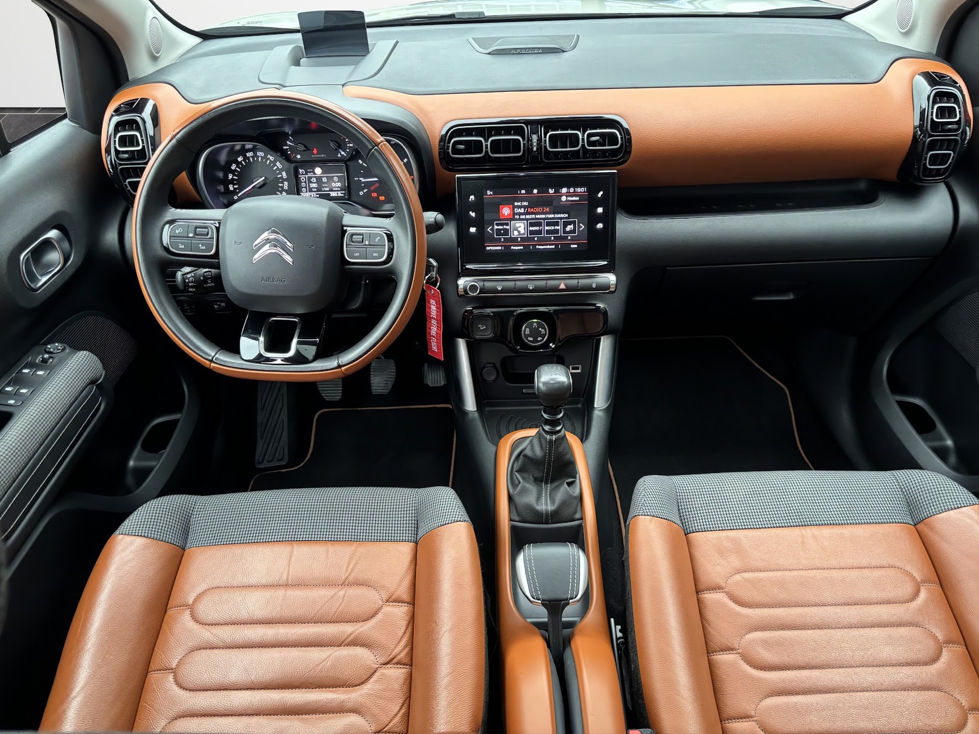 CITROEN C3 Aircross 1.2i PureTech Feel-image-10