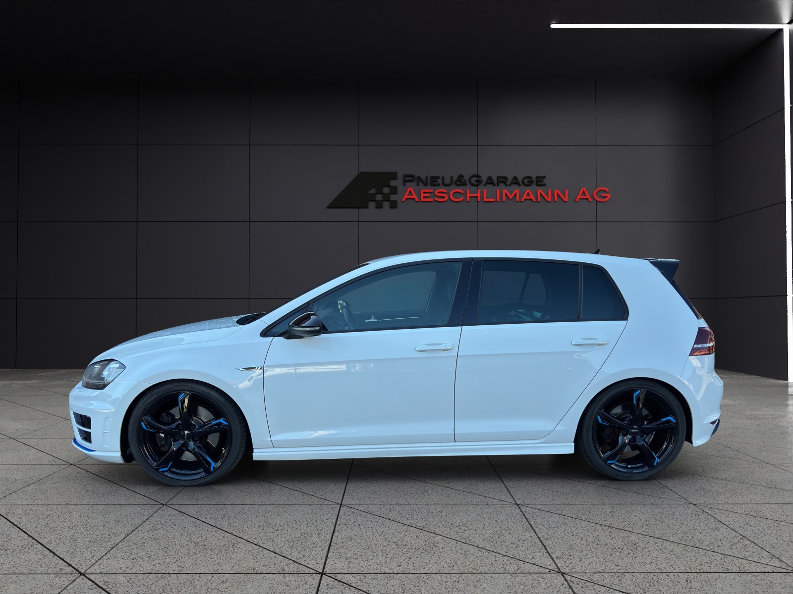 VW Golf 2.0 TSI R 4Motion DSG-showroom-element-3