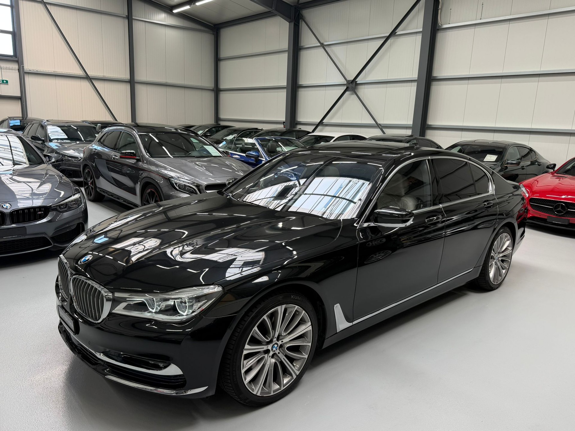 BMW 730d xDrive Steptronic-showroom-element-1