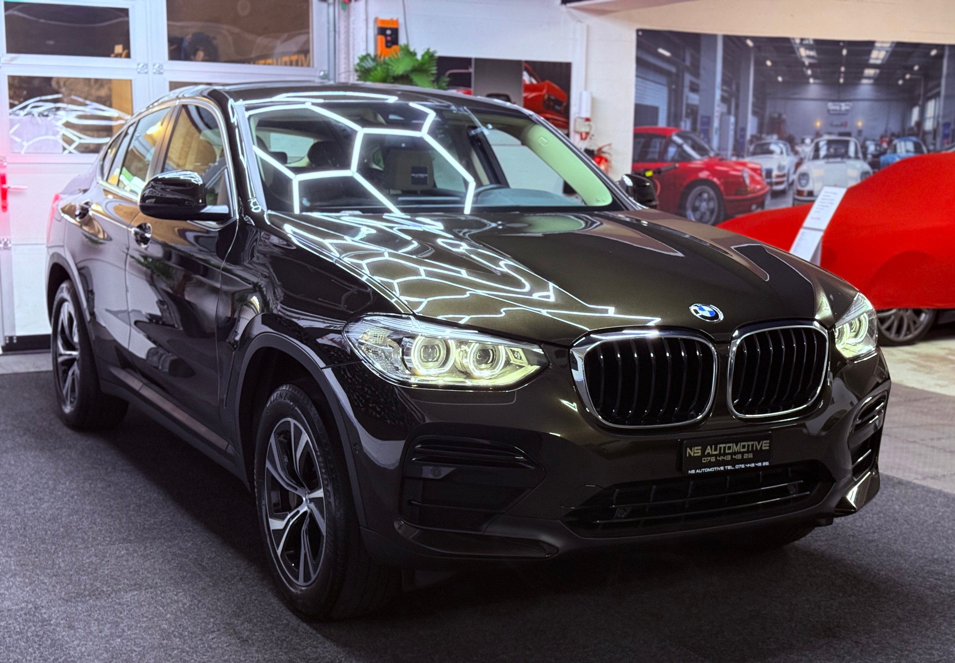 BMW X4 xDrive 30i Steptronic-showroom-element-2