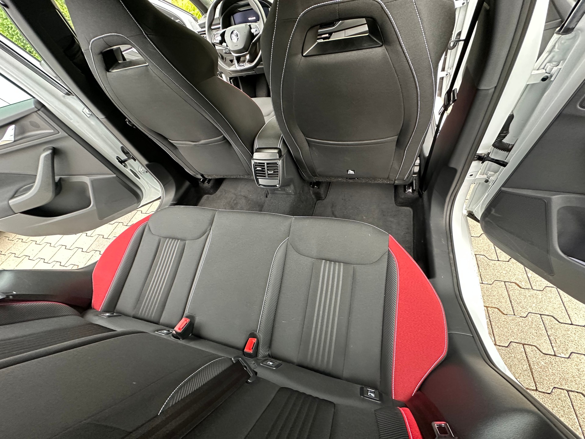 SKODA 1.5 TSI Monte Carlo DSG-image-13