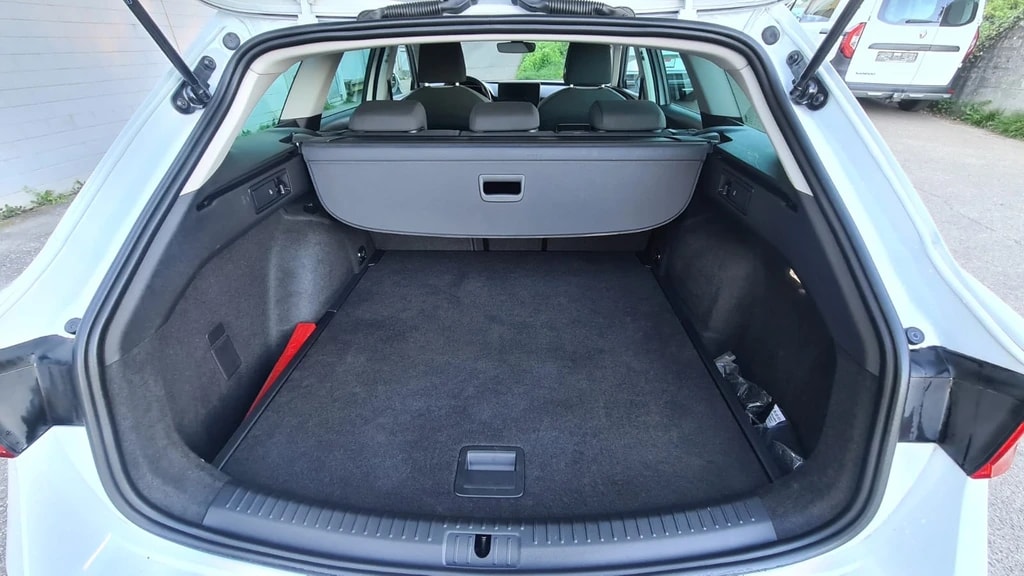 SEAT Leon ST 2.0 TDI EVO DSG Style ** Full Digital Cockpit ** Parklehnassistanz **Gr.Navi ** Parkhilfe ** Neues Modell 2022 ** Ab MFK-image-7