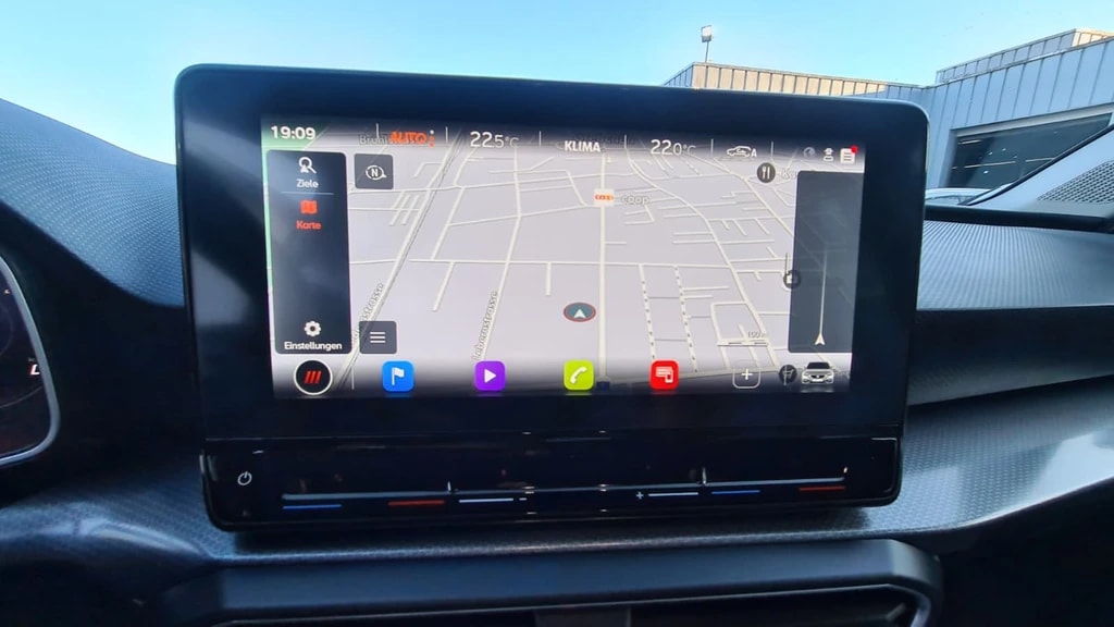 SEAT Leon ST 2.0 TDI EVO DSG Style ** Full Digital Cockpit ** Parklehnassistanz **Gr.Navi ** Parkhilfe ** Neues Modell 2022 ** Ab MFK-image-9