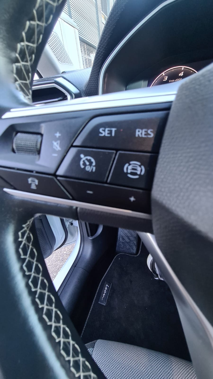 SEAT Leon ST 2.0 TDI EVO DSG Style ** Full Digital Cockpit ** Parklehnassistanz **Gr.Navi ** Parkhilfe ** Neues Modell 2022 ** Ab MFK-image-8