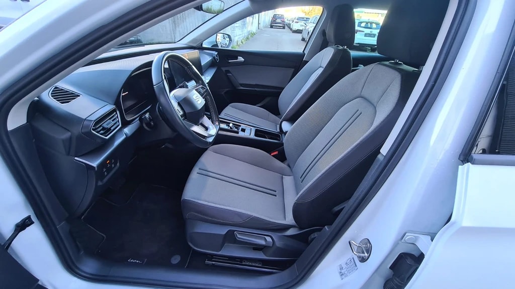SEAT Leon ST 2.0 TDI EVO DSG Style ** Full Digital Cockpit ** Parklehnassistanz **Gr.Navi ** Parkhilfe ** Neues Modell 2022 ** Ab MFK-image-13