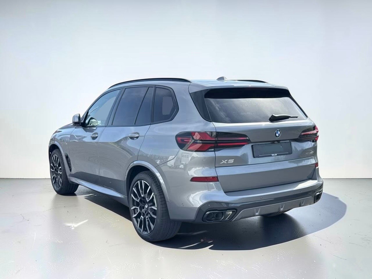 BMW X5 xDrive 48V 40i M Sport Pro Steptronic-showroom-element-3
