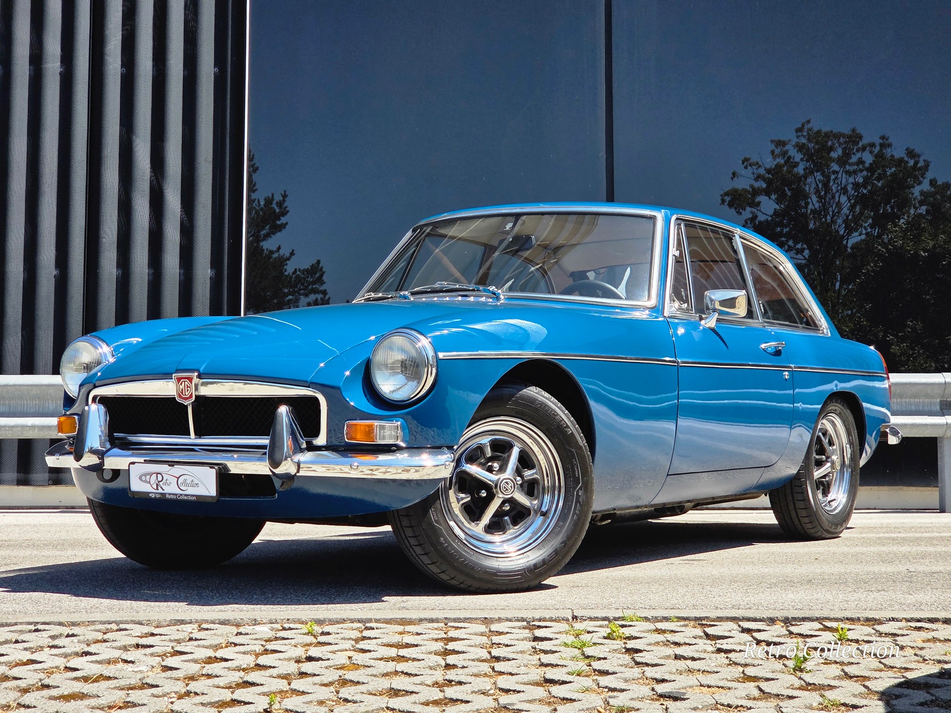 MG MGB GT - ultime série avec pare-chocs chromés - Overdrive - voiture CH - Expertisée vétéran 01.06.2026.