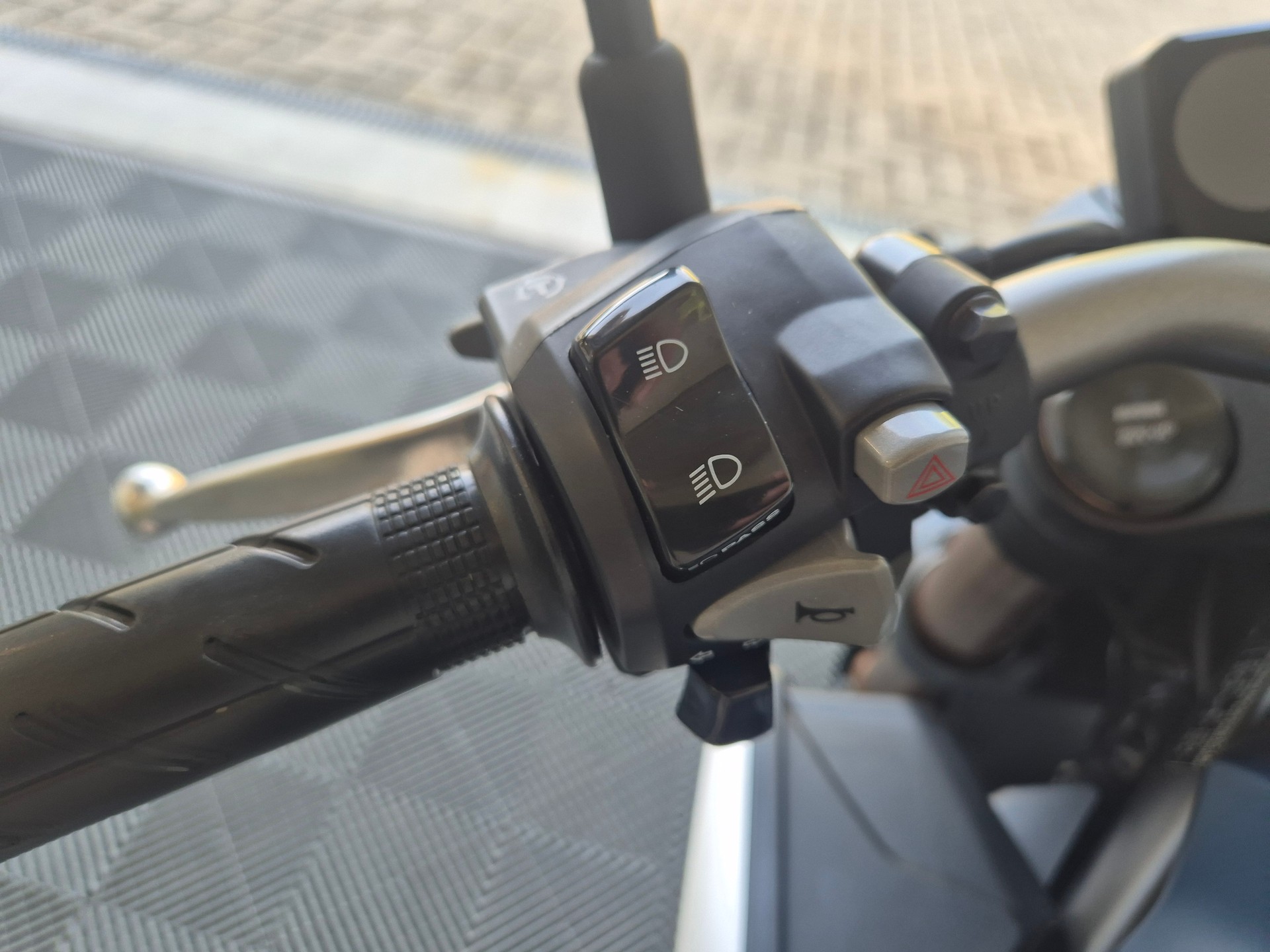 HONDA CB 650 R * 35kW * Echappement Akrapovic *-image-13