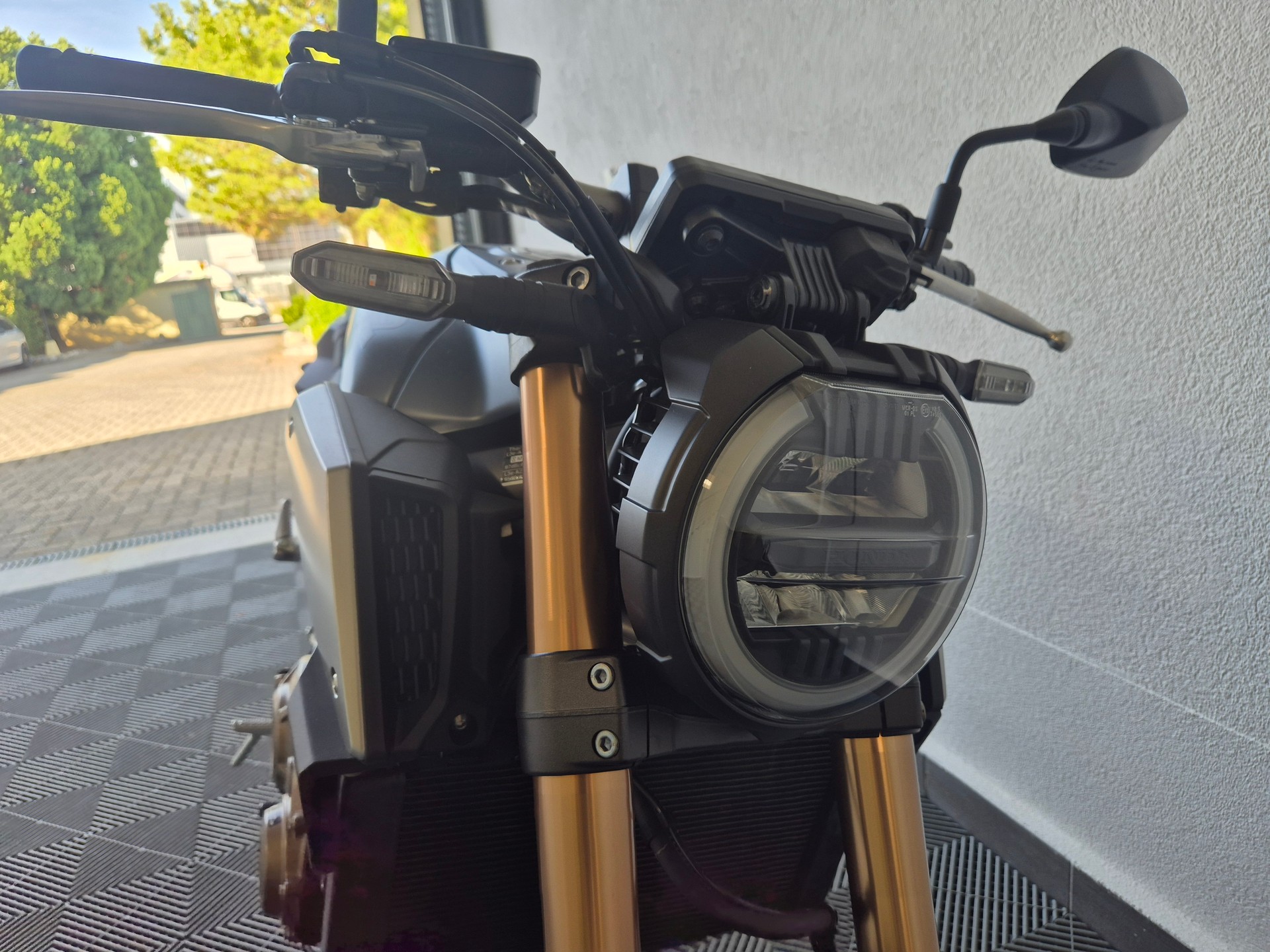 HONDA CB 650 R * 35kW * Echappement Akrapovic *-image-5