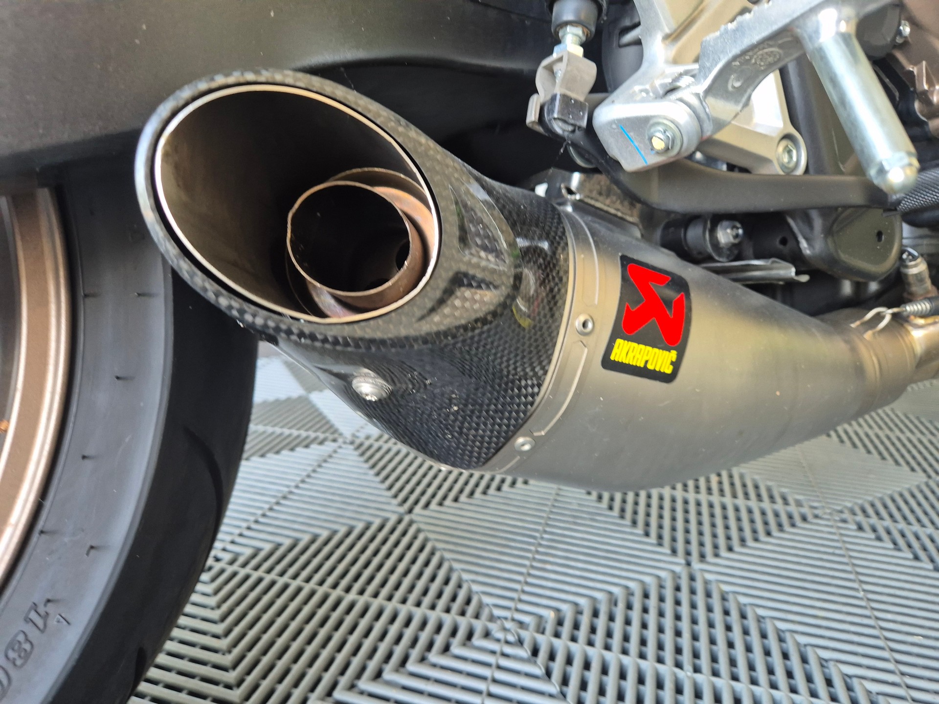 HONDA CB 650 R * 35kW * Echappement Akrapovic *-image-3