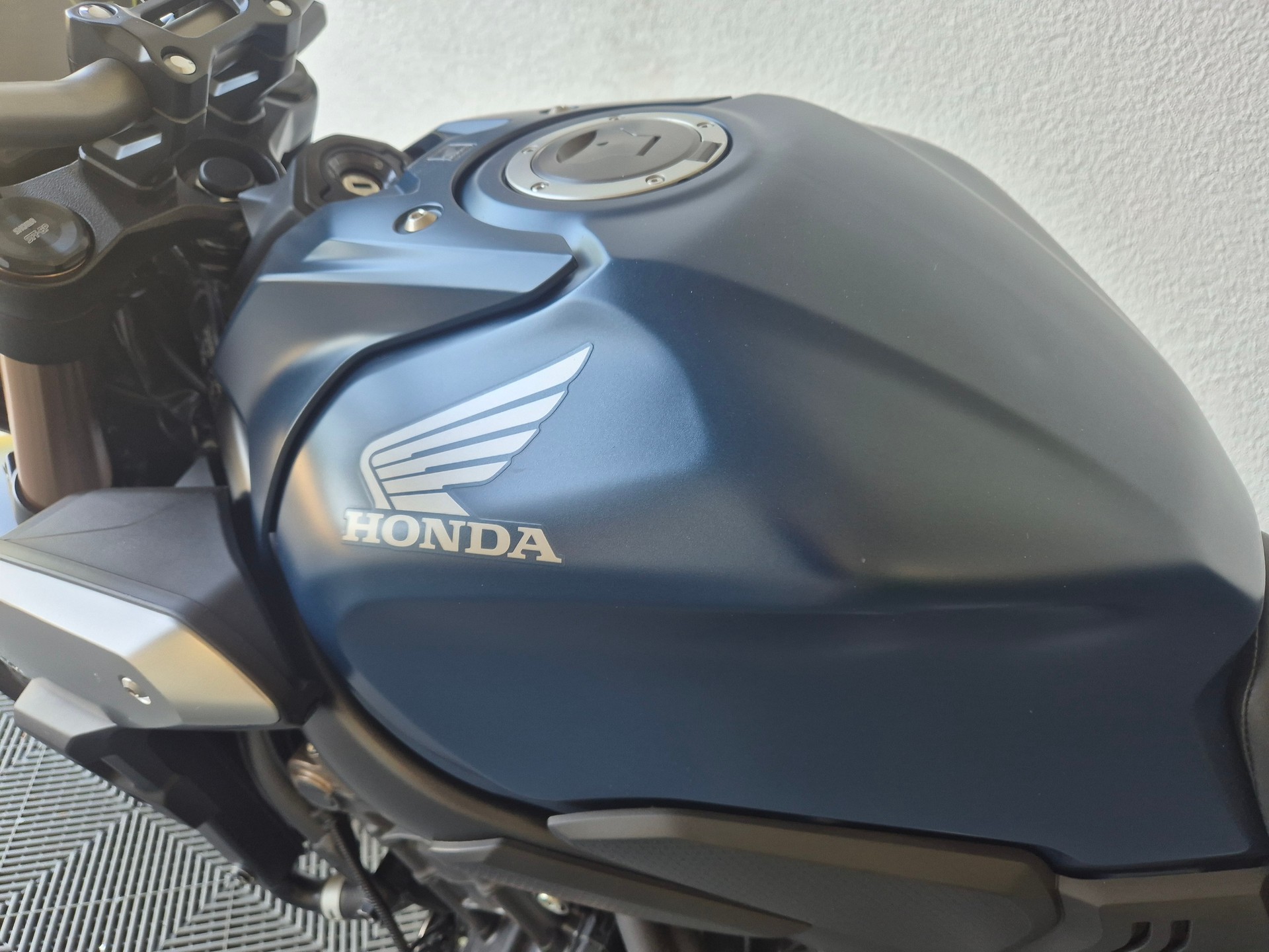 HONDA CB 650 R * 35kW * Echappement Akrapovic *-image-11