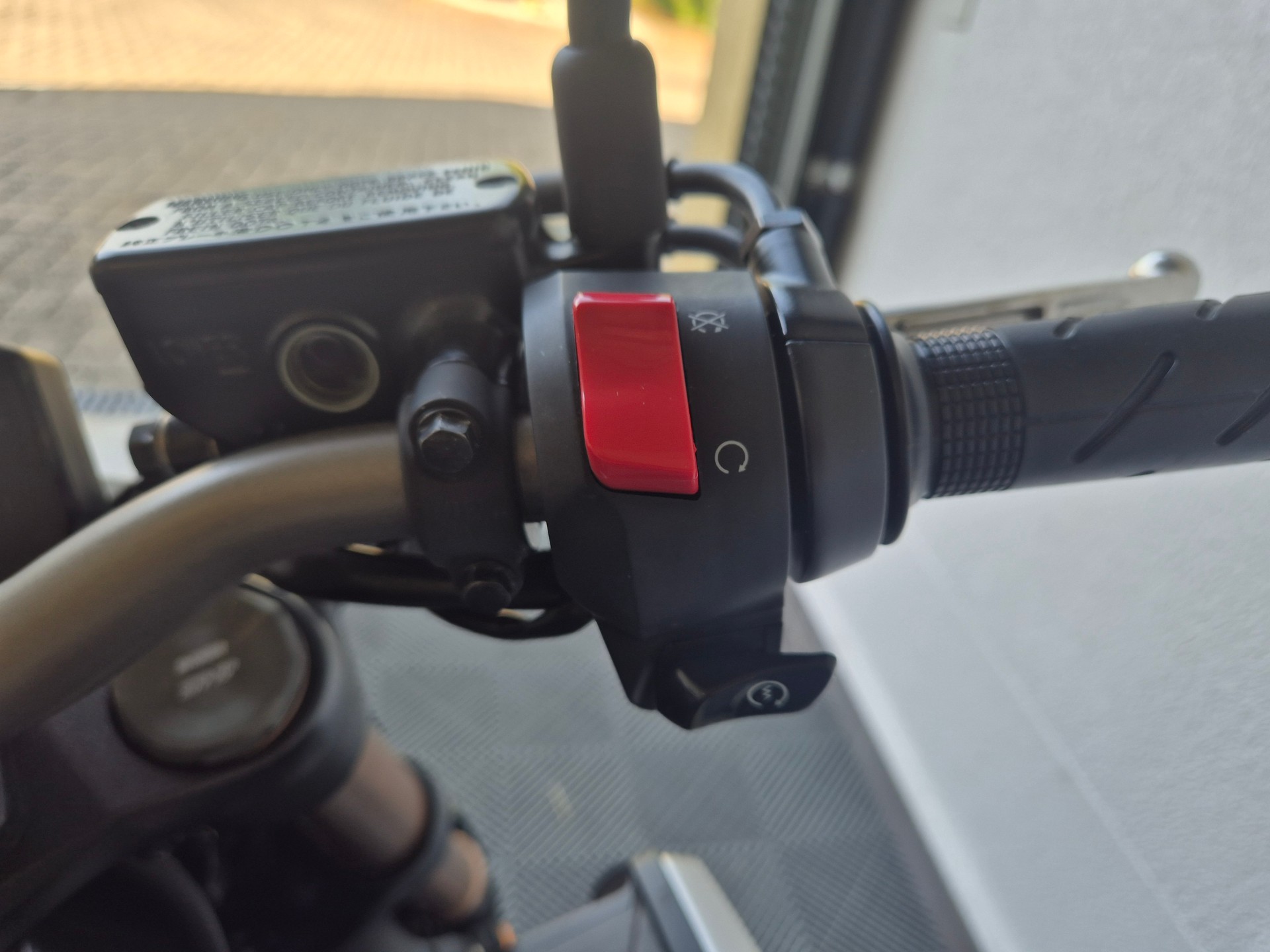 HONDA CB 650 R * 35kW * Echappement Akrapovic *-image-14