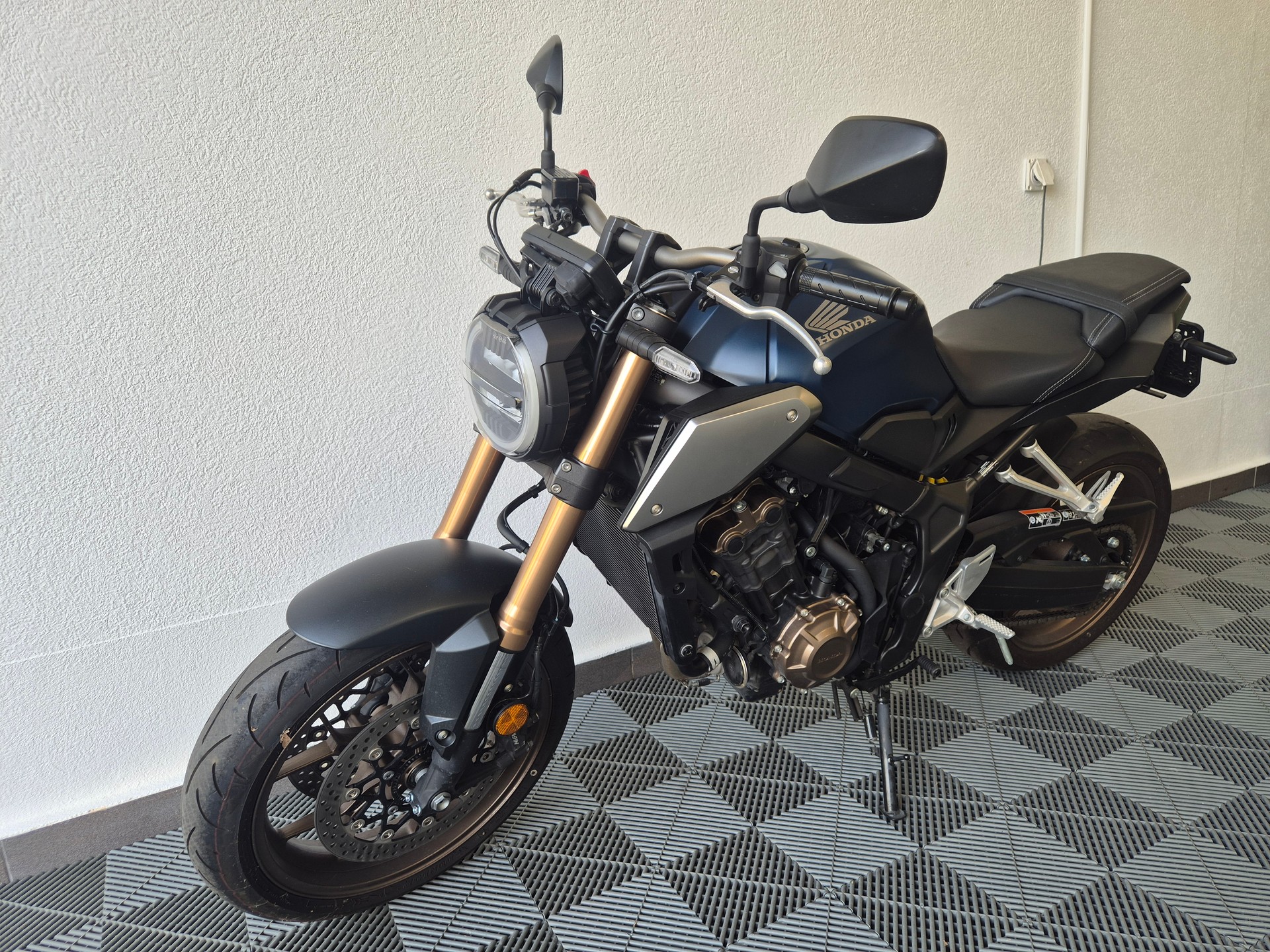 HONDA CB 650 R * 35kW * Echappement Akrapovic *-image-9