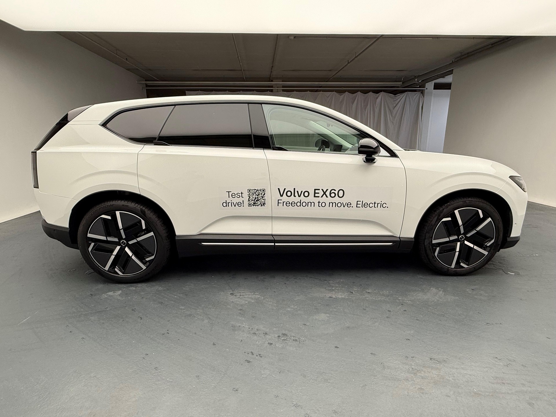 VOLVO EX60 Twin Ultra AWD-image-6