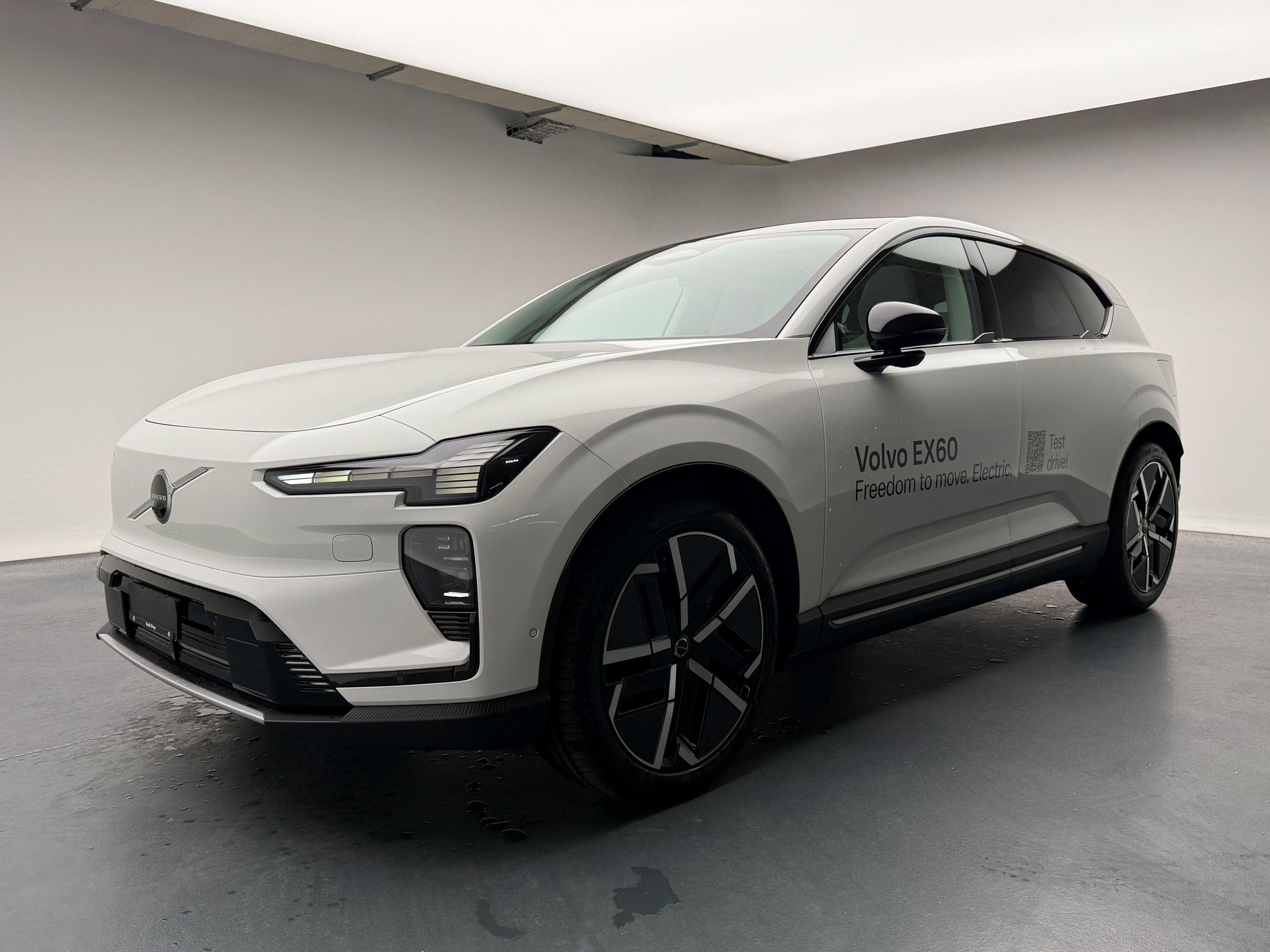 VOLVO EX60 Twin Ultra AWD-showroom-element-1