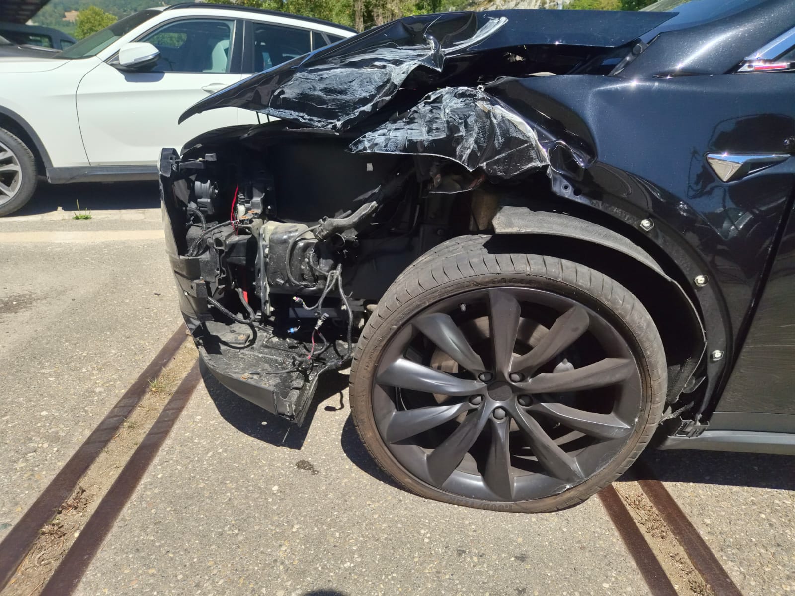 TESLA Model X 100 D-image-5