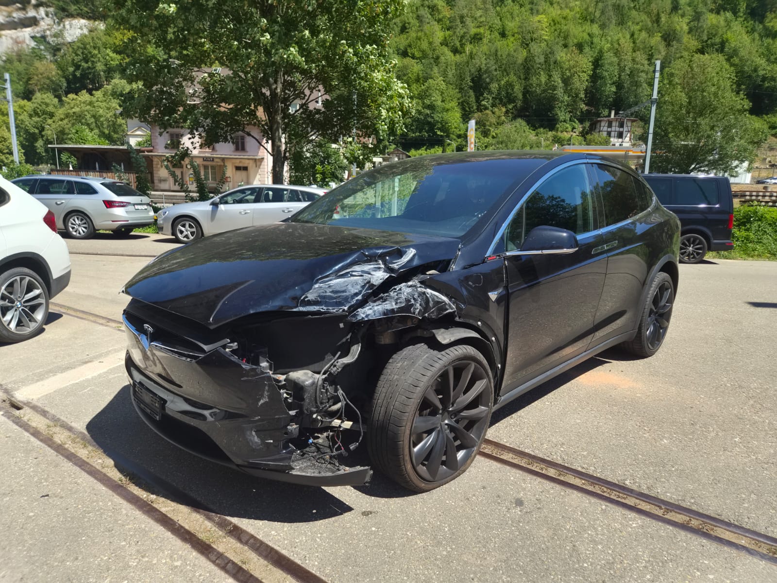 TESLA Model X 100 D-showroom-element-3
