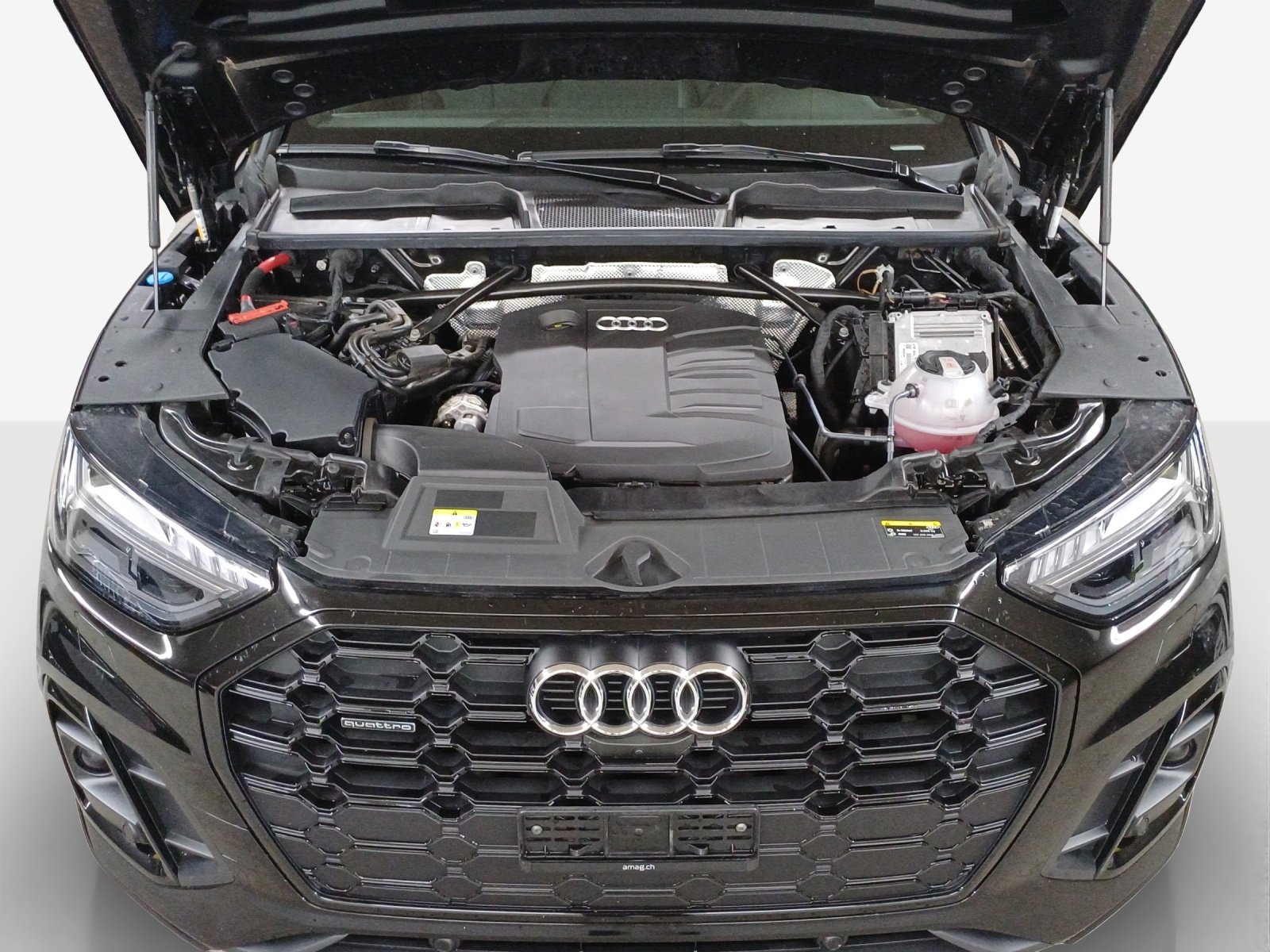 AUDI Q5 40 TDI quattro S-tronic-image-14