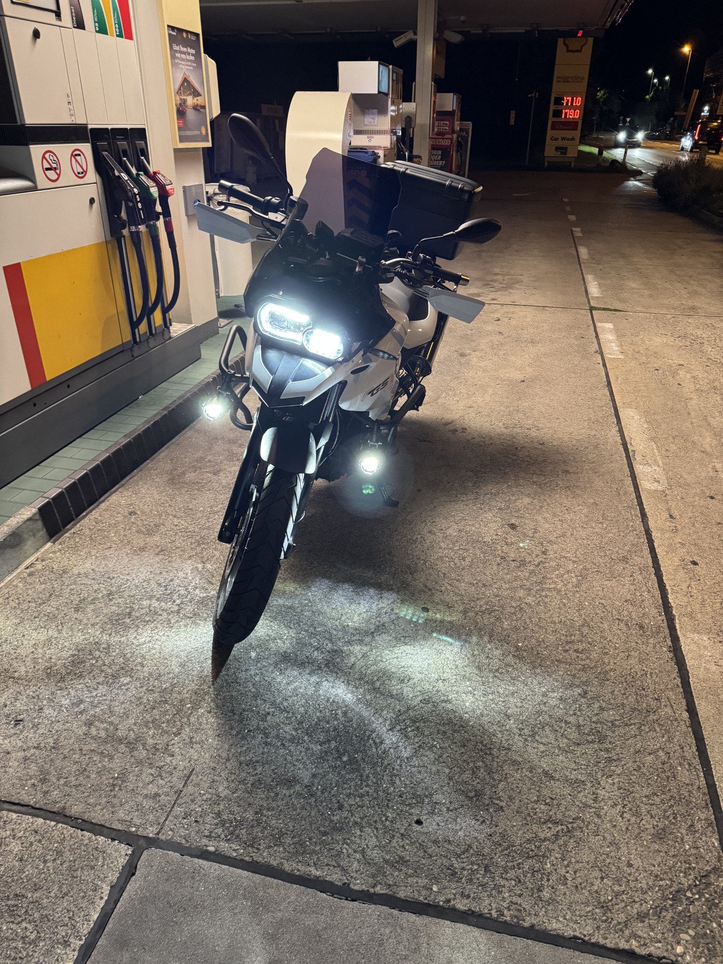 BMW GS-image-2