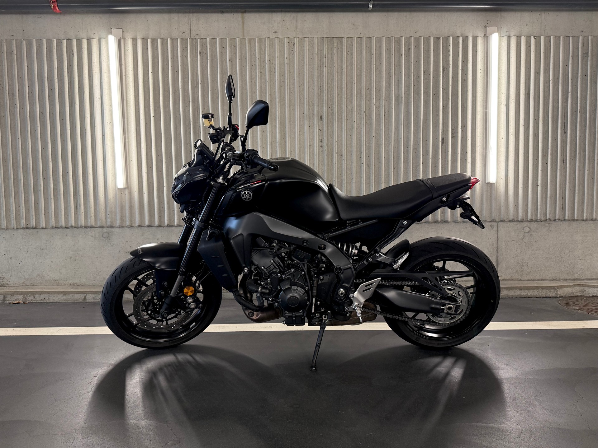 YAMAHA MT-09-image-2