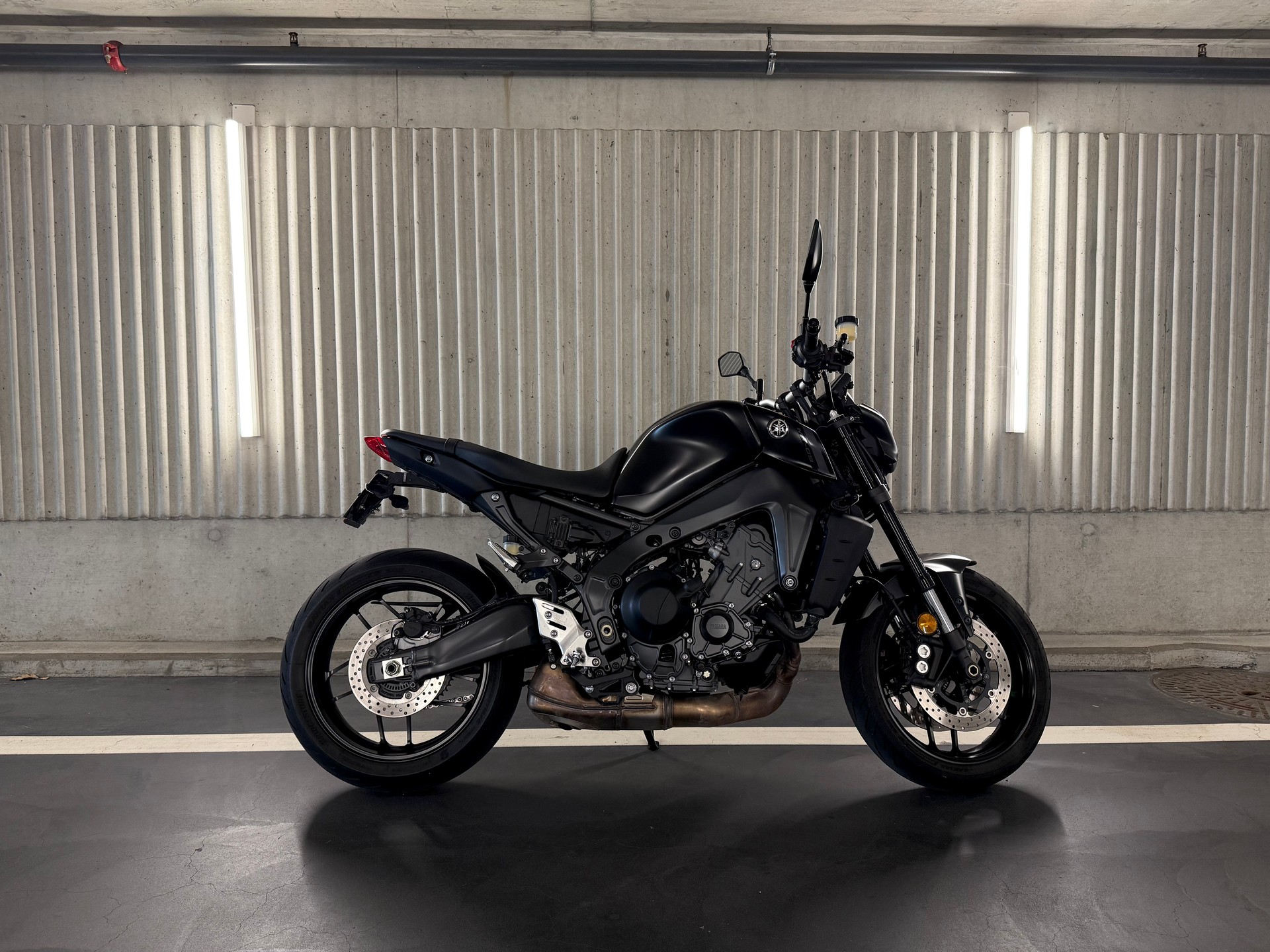 YAMAHA MT-09-image-1