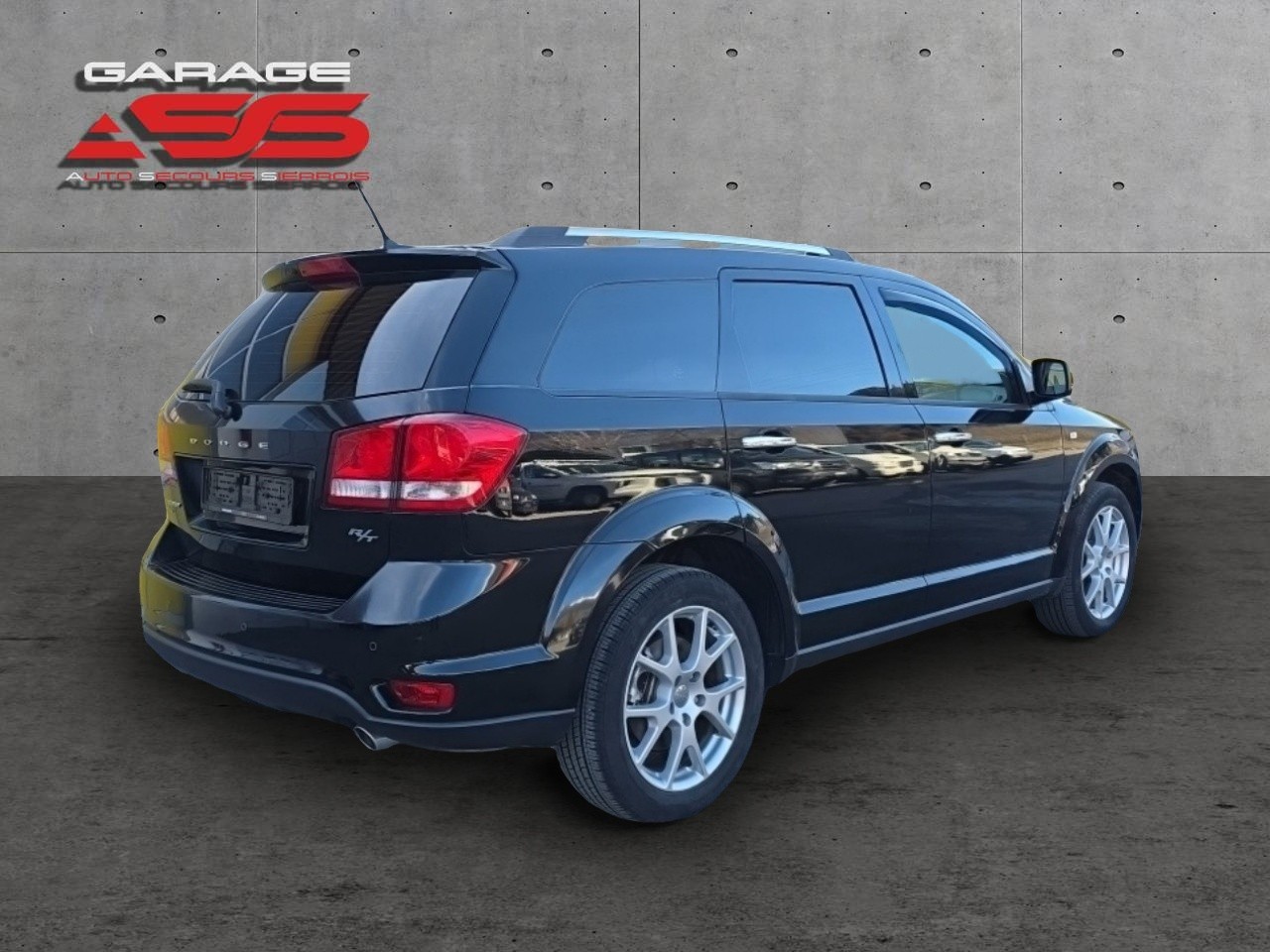 DODGE JOURNEY-showroom-element-1