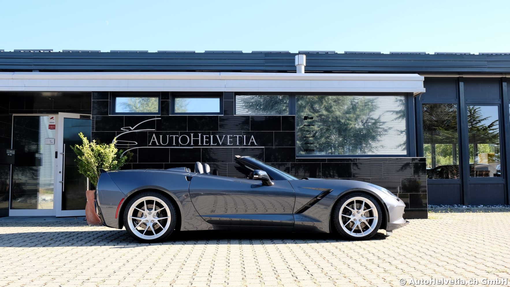 CHEVROLET Corvette Convertible Stingray 3LT-showroom-element-3