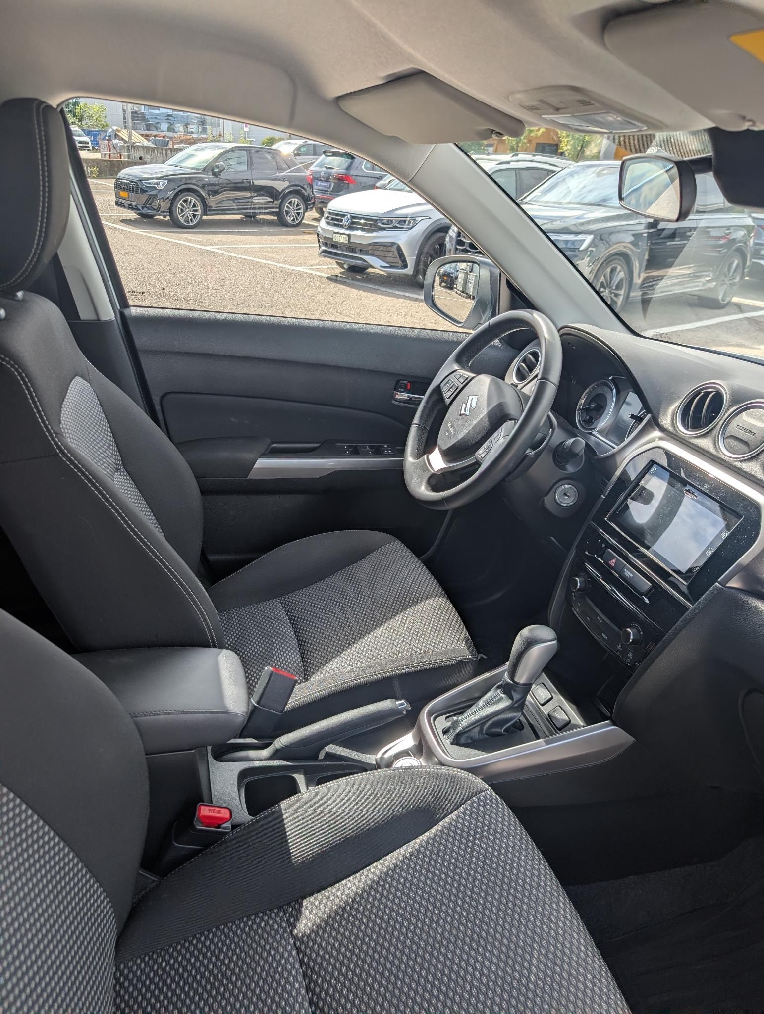 SUZUKI Vitara 1.4 Boosterjet Compact + Automatic-image-5