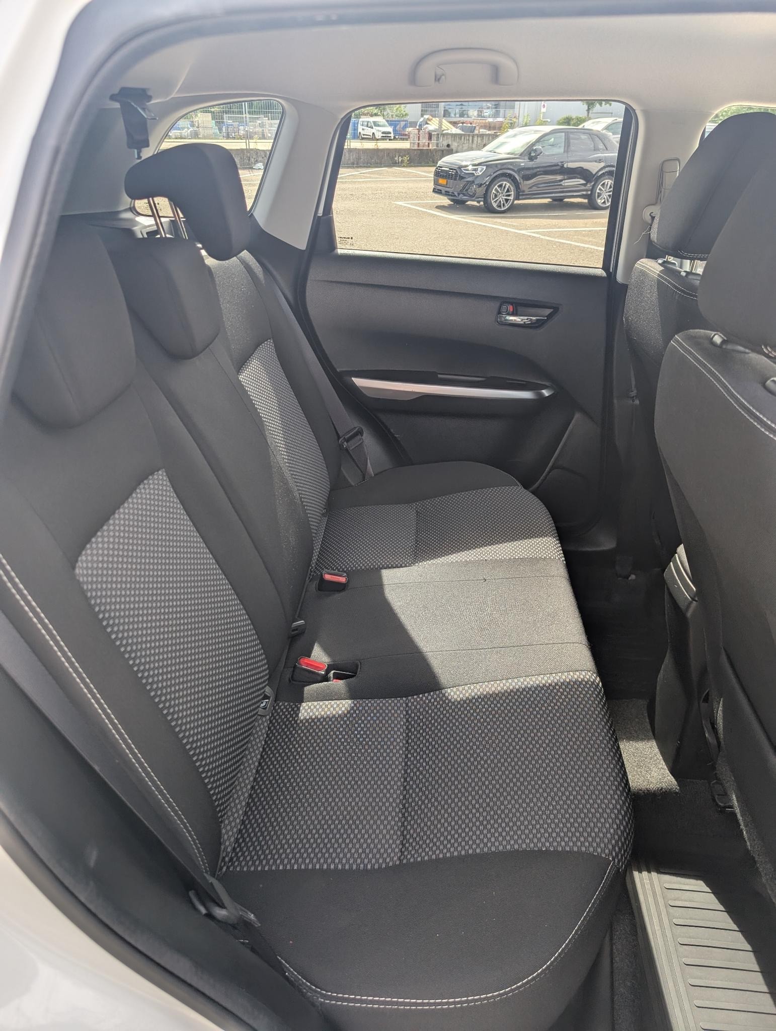 SUZUKI Vitara 1.4 Boosterjet Compact + Automatic-image-6