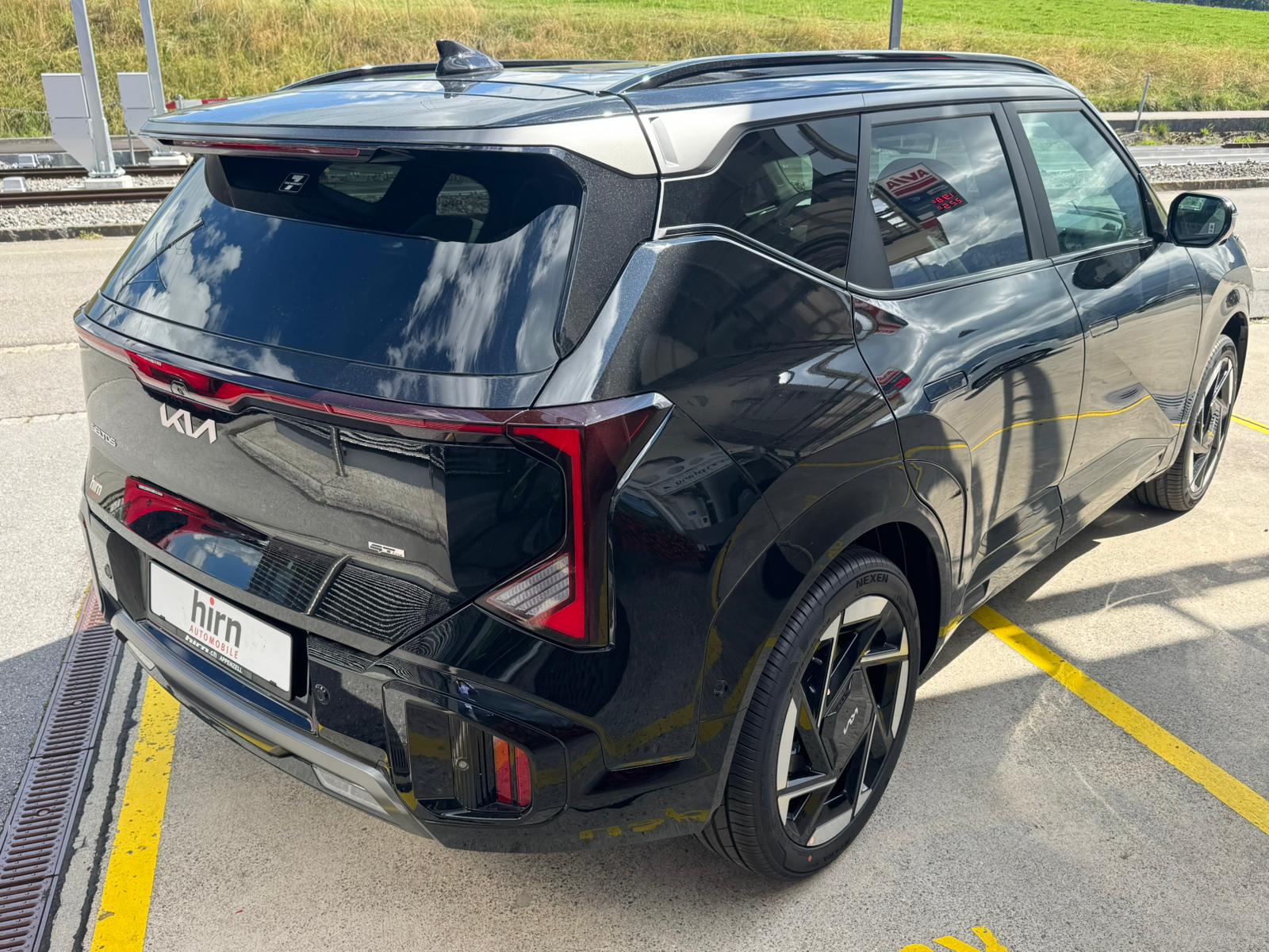 KIA Seltos 1.6 T-GDi GT-Line-image-2