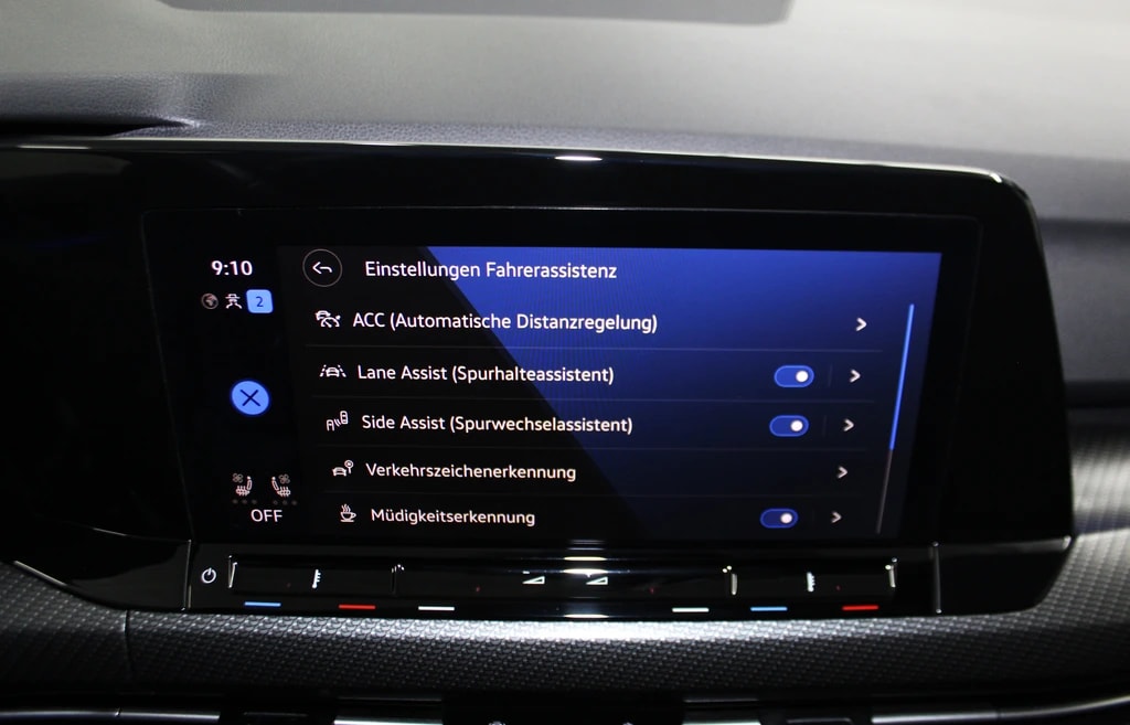 VW Golf 2.0 TSI R DSG 4Motion Performance Akrapovic / CH-Fahrzeug-image-24