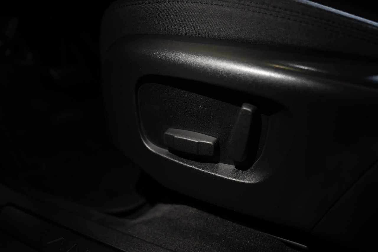 LAND ROVER Range Rover Evoque D 150 S AT9-image-25