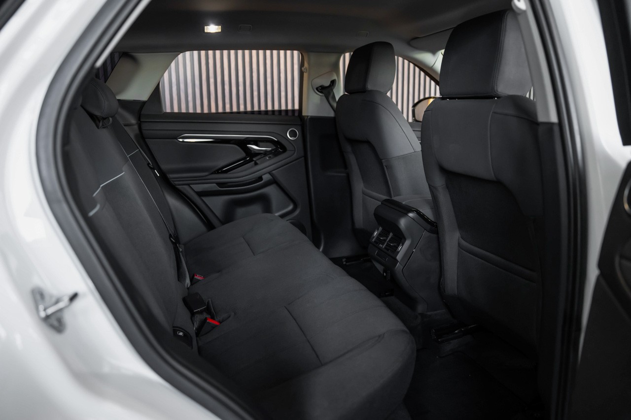 LAND ROVER Range Rover Evoque D 150 S AT9-image-17