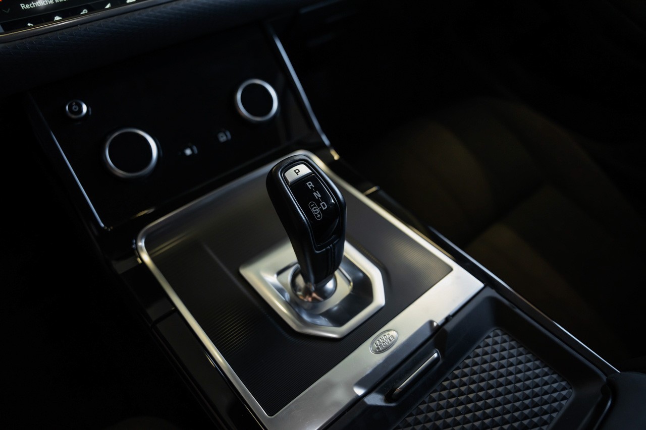 LAND ROVER Range Rover Evoque D 150 S AT9-image-31