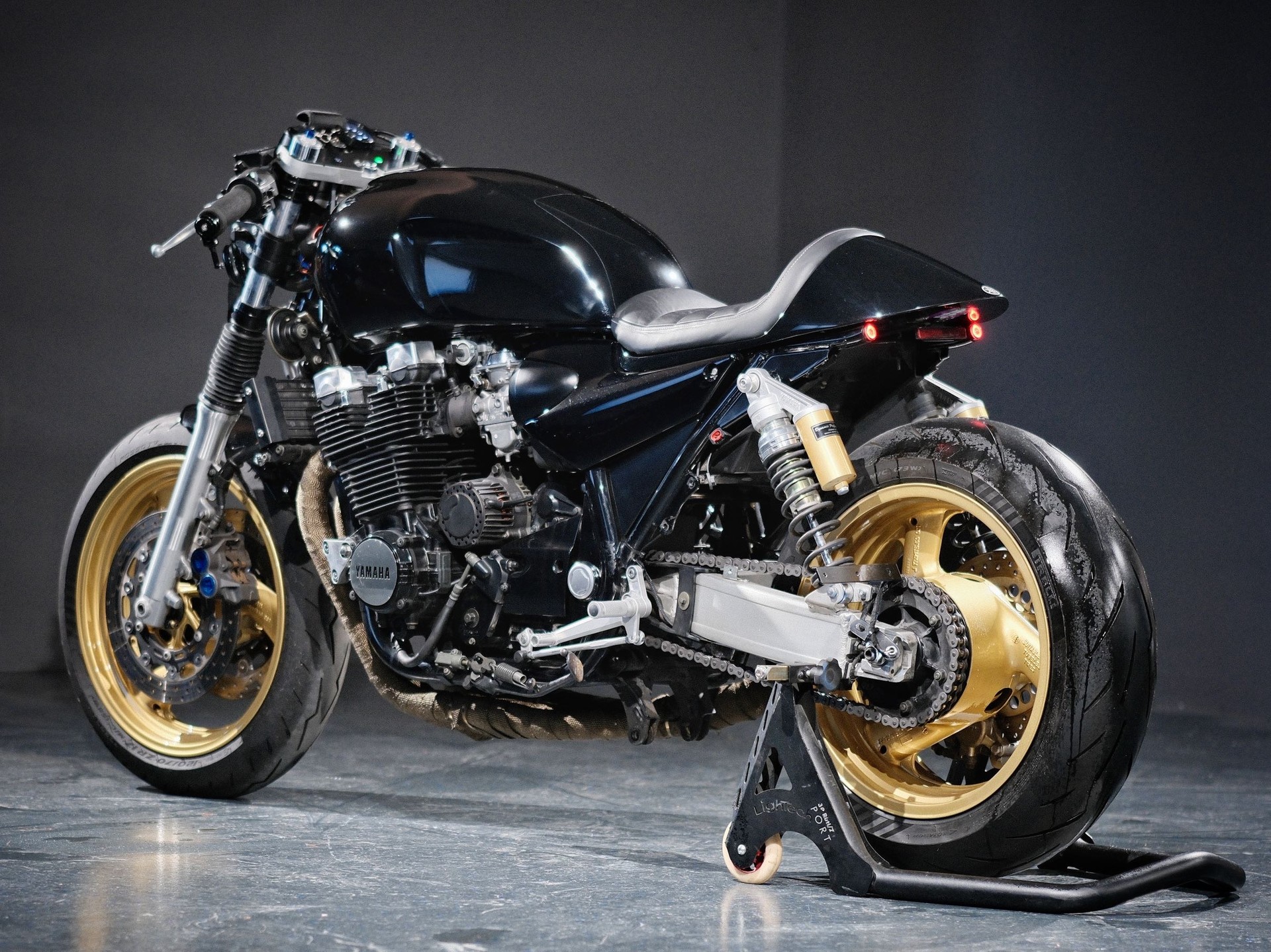 YAMAHA XJR 1300 SP-image-2
