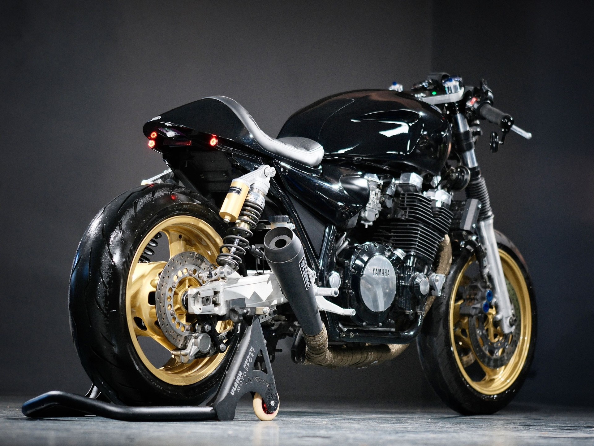 YAMAHA XJR 1300 SP-image-1