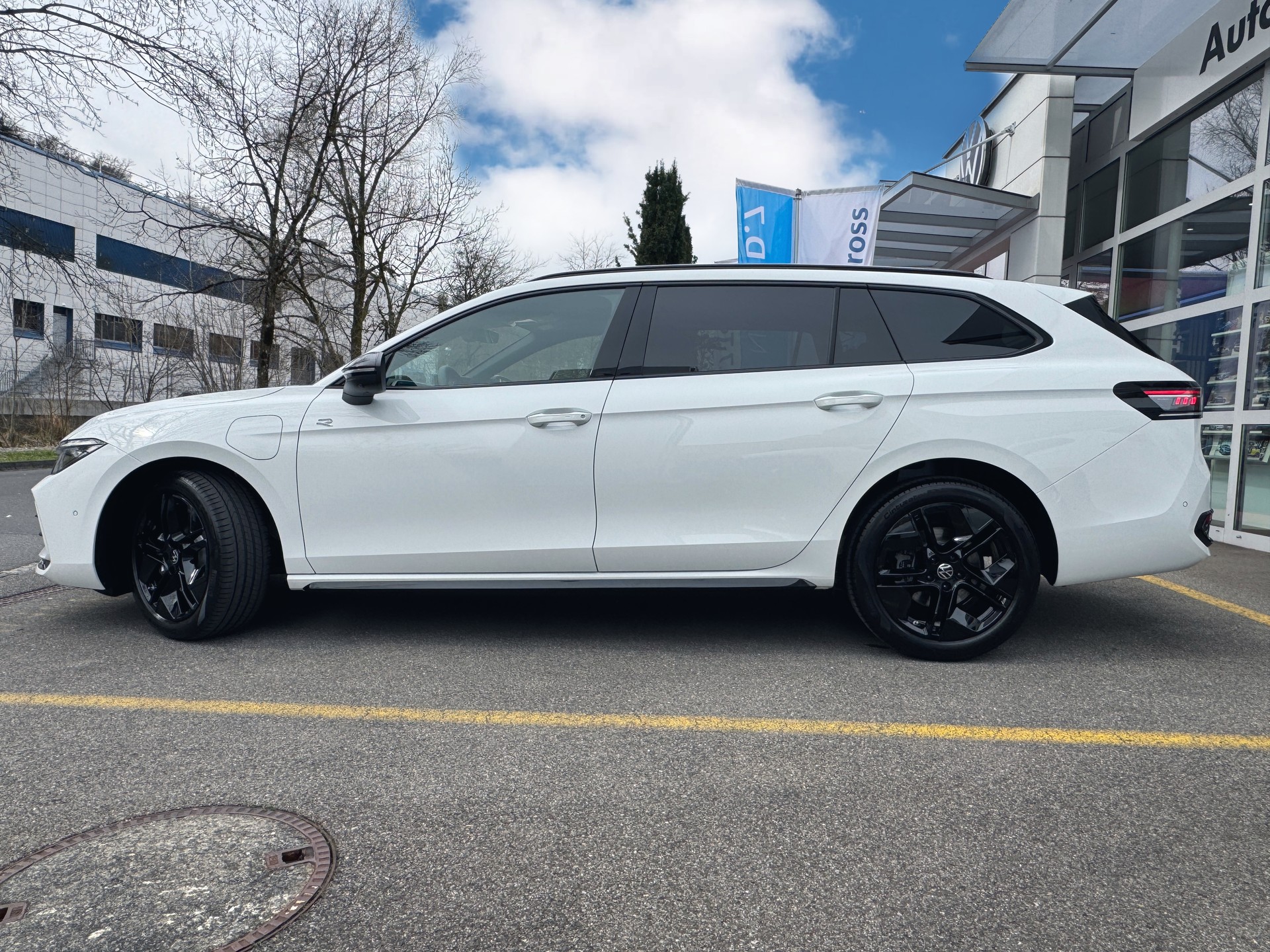 VW Passat Variant 1.5 TSI evo2 Plug-In- Hybrid R-Line DSG-showroom-element-3