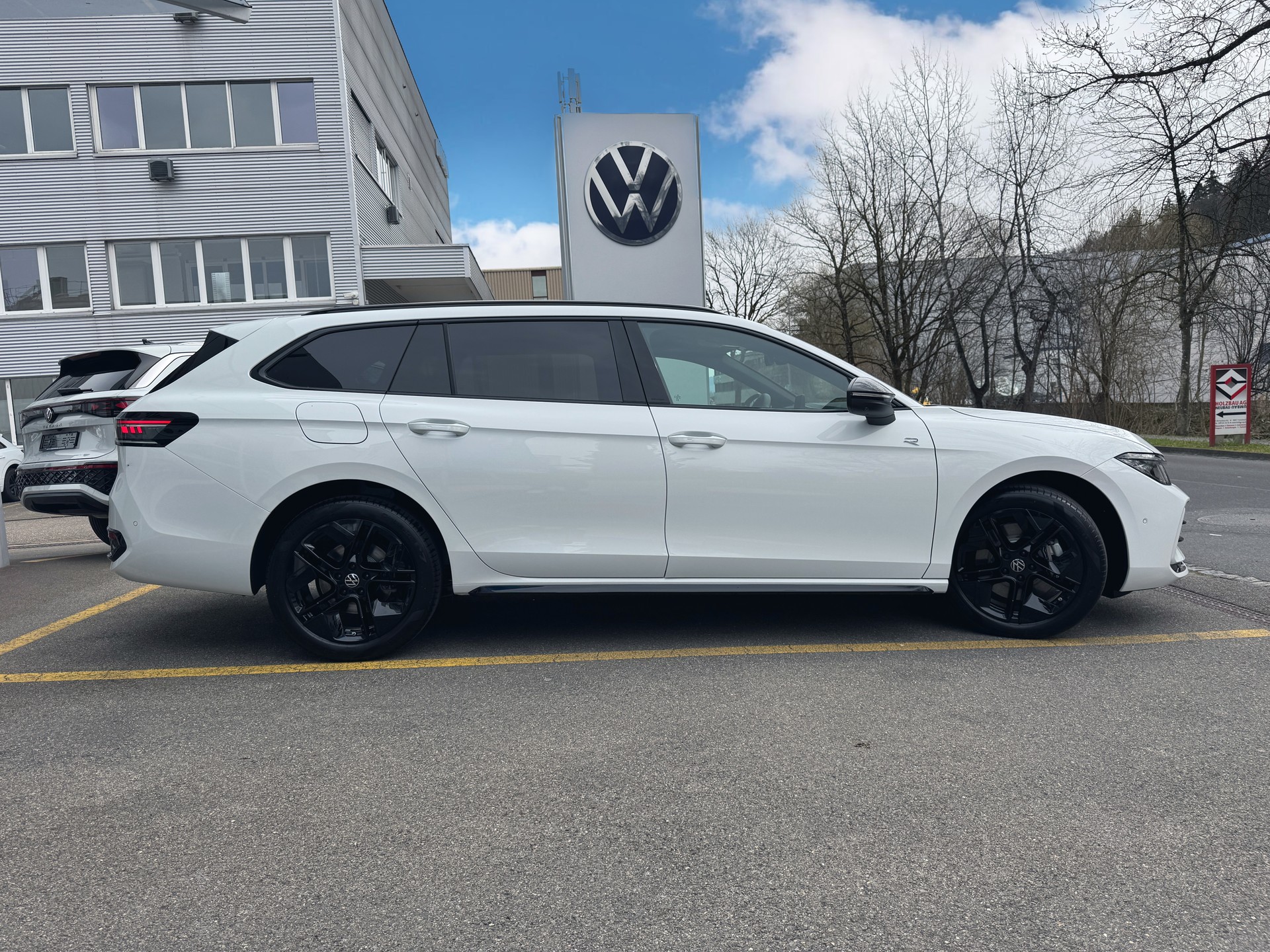 VW Passat Variant 1.5 TSI evo2 Plug-In- Hybrid R-Line DSG-image-5