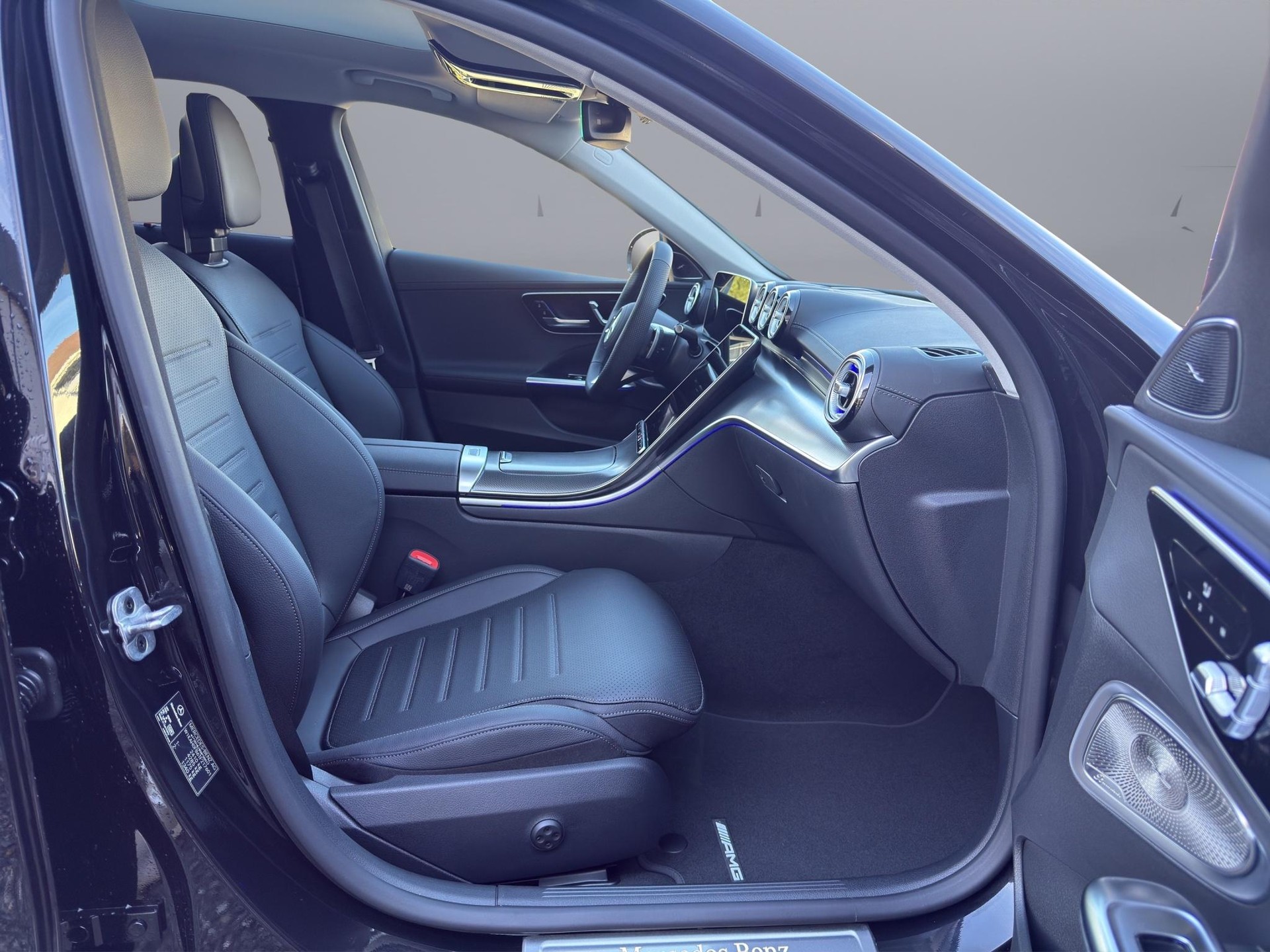 MERCEDES-BENZ C-Klasse S206 Kombi C 220 d Swiss Star AMG Line 4matic-image-16