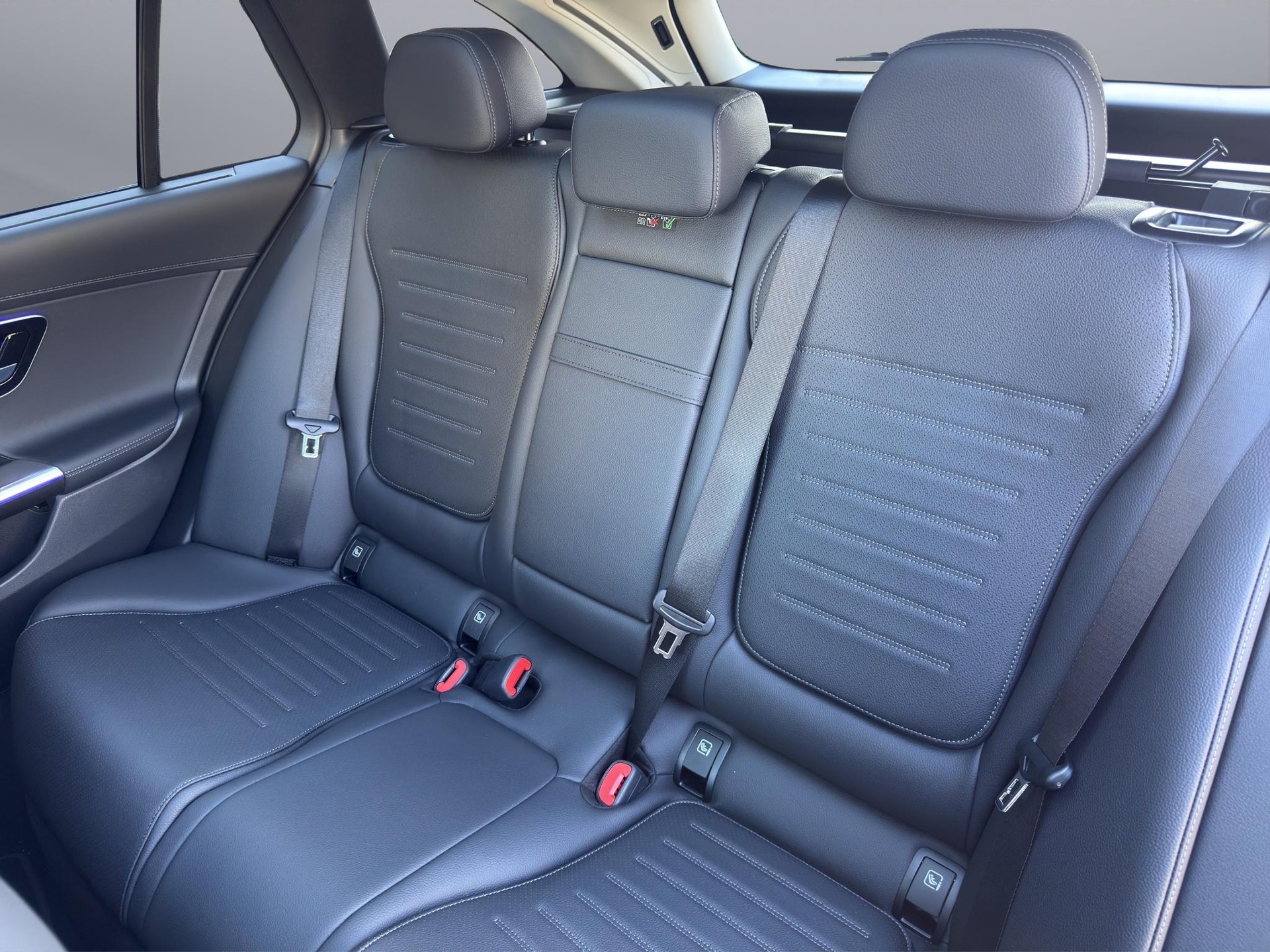 MERCEDES-BENZ C-Klasse S206 Kombi C 220 d Swiss Star AMG Line 4matic-image-12
