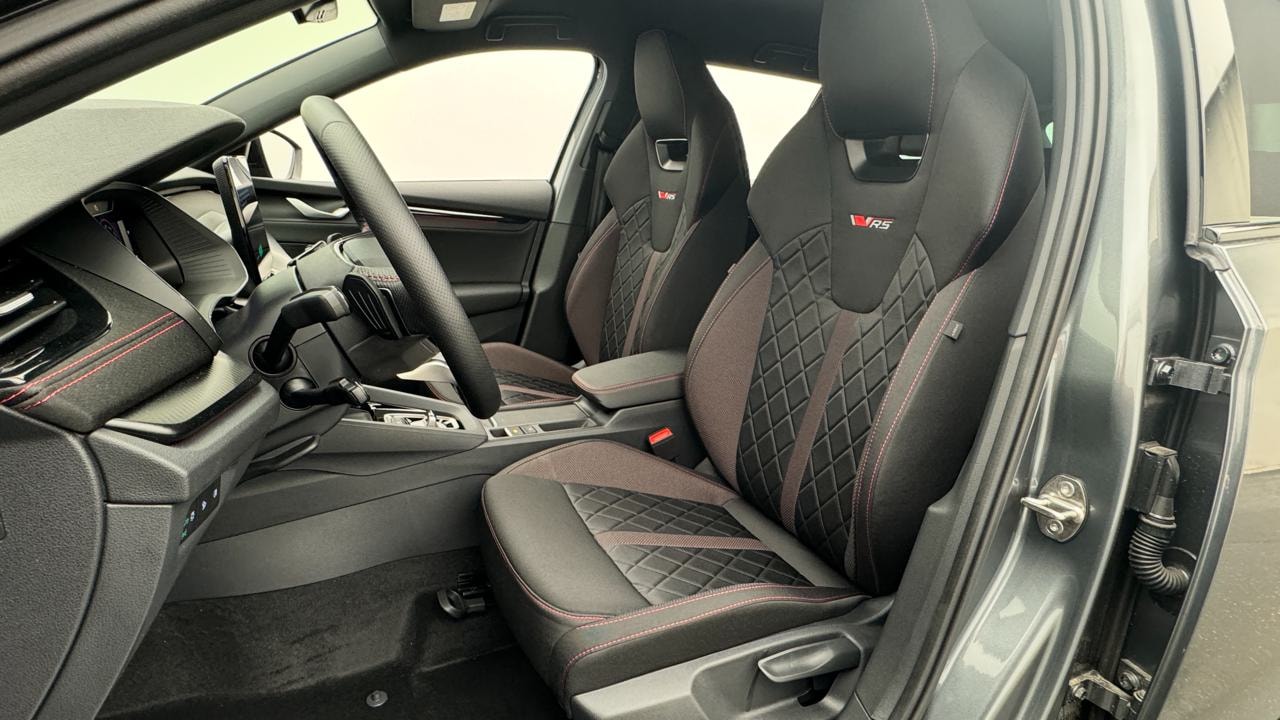 SKODA Octavia Combi 2.0 TSI DSG RS-image-4