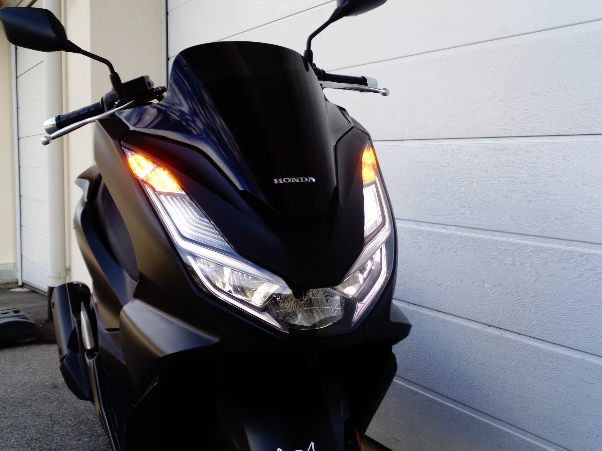 HONDA PCX 125 i ABS-TC-image-2