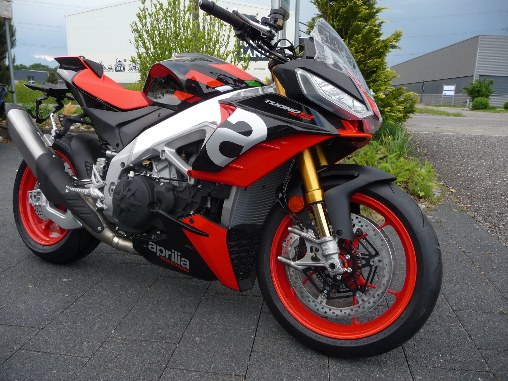 APRILIA Tuono V4 1100 Factory Semi Active Suspension