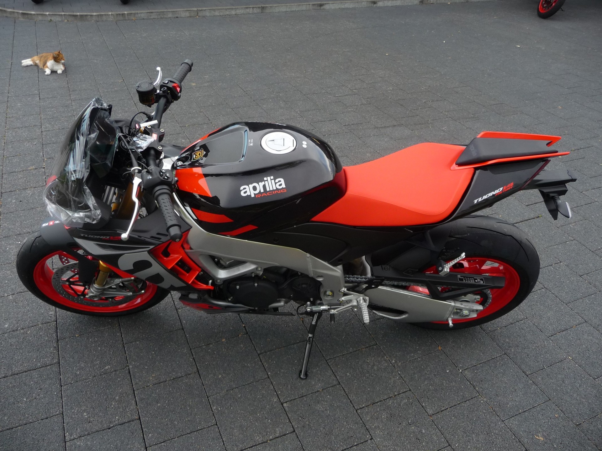 APRILIA Tuono V4 1100 Factory Semi Active Suspension-image-3
