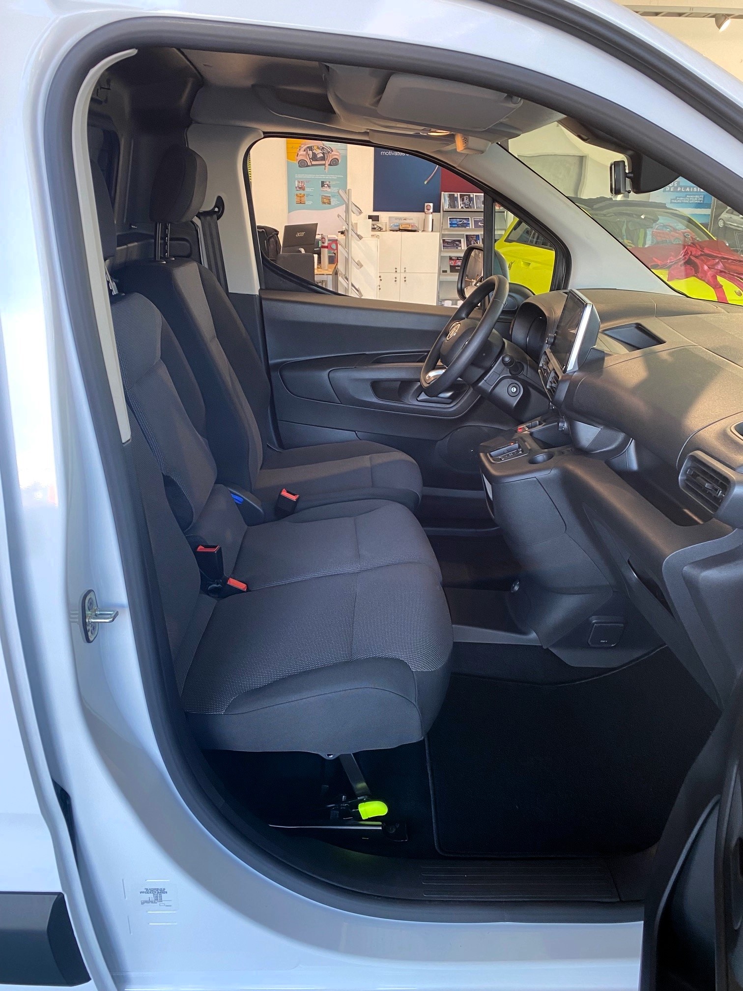 FIAT E-Doblo L1 50kWh 800kg Swiss Plus-image-14