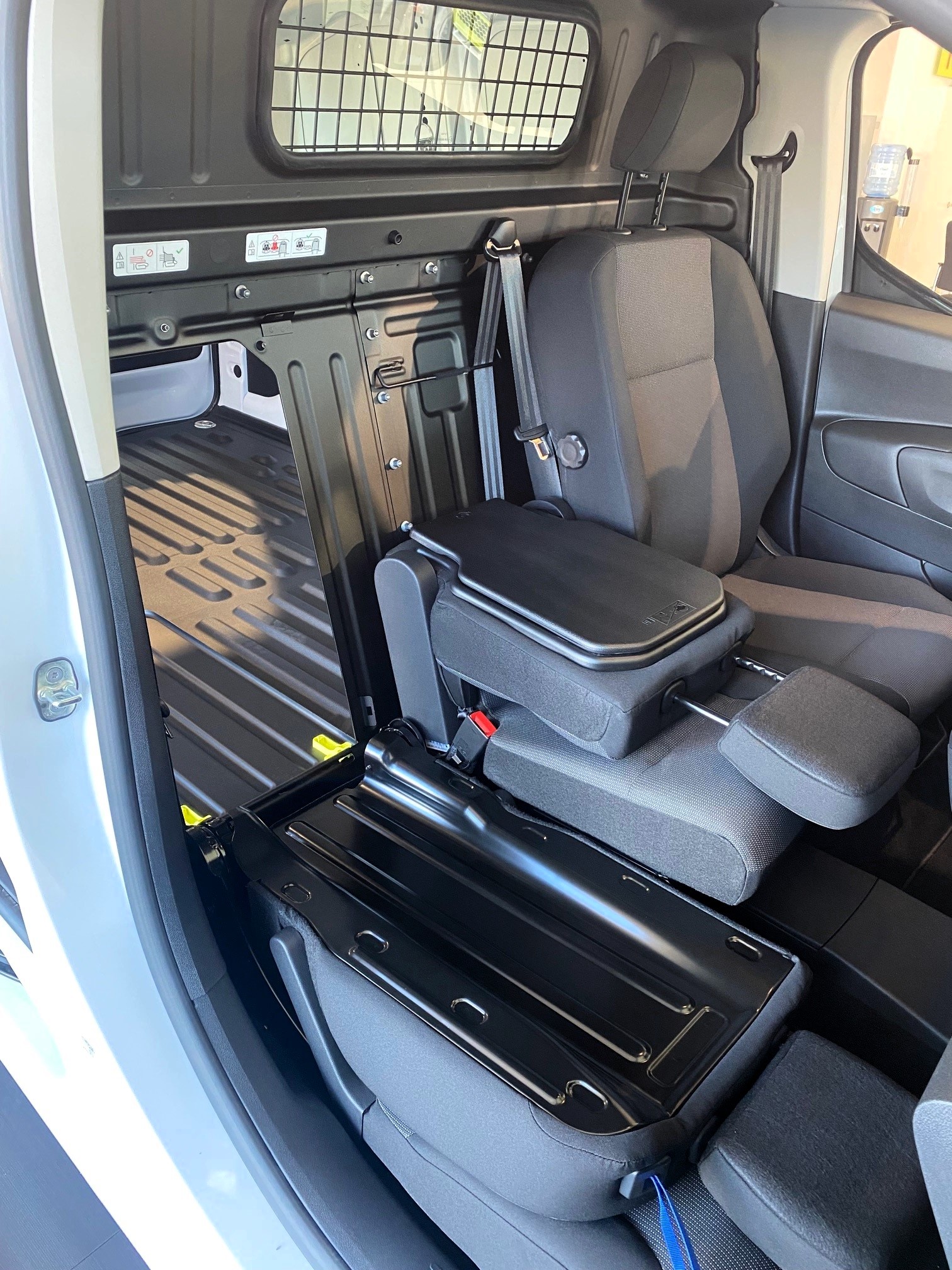 FIAT E-Doblo L1 50kWh 800kg Swiss Plus-image-16