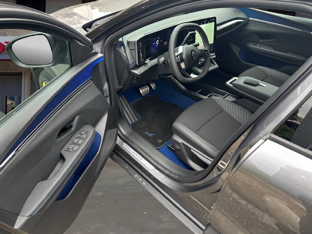 RENAULT Scénic E-Tech esprit Alpine-image-8