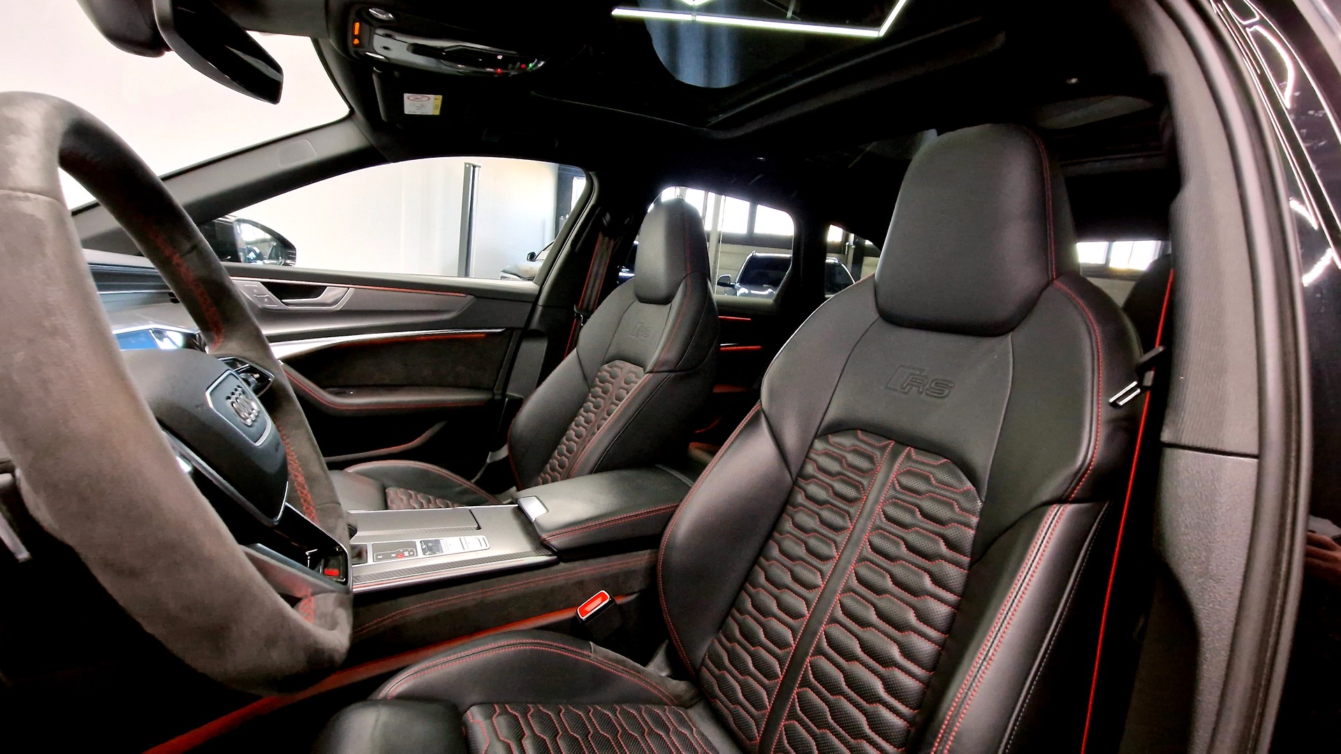 AUDI RS6 Avant 4.0 V8 TFSI quattro T-Tronic-image-9