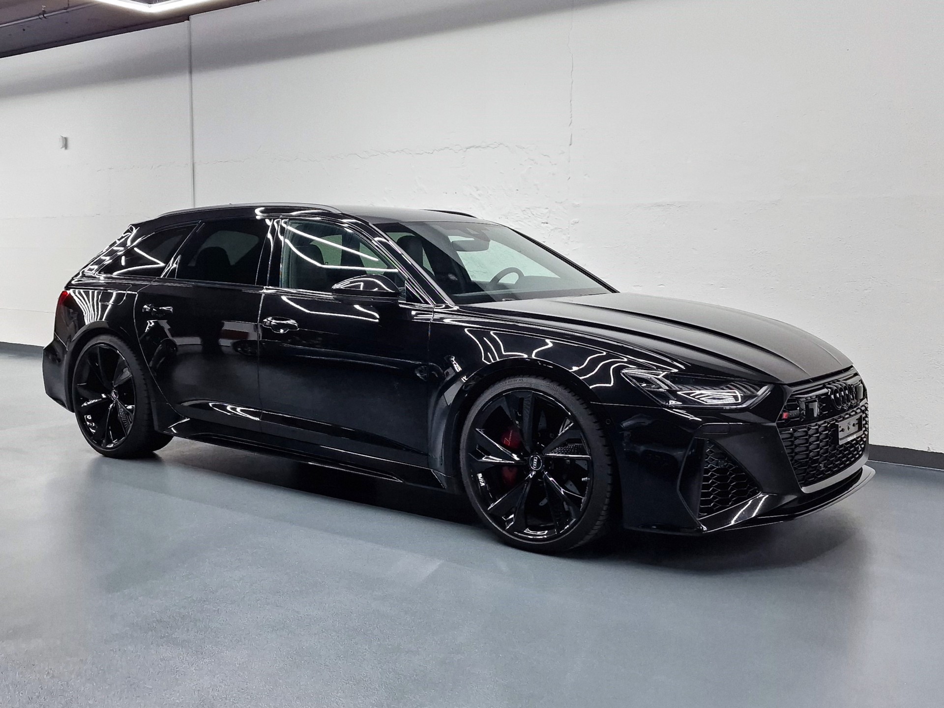 AUDI RS6 Avant 4.0 V8 TFSI quattro T-Tronic-showroom-element-1